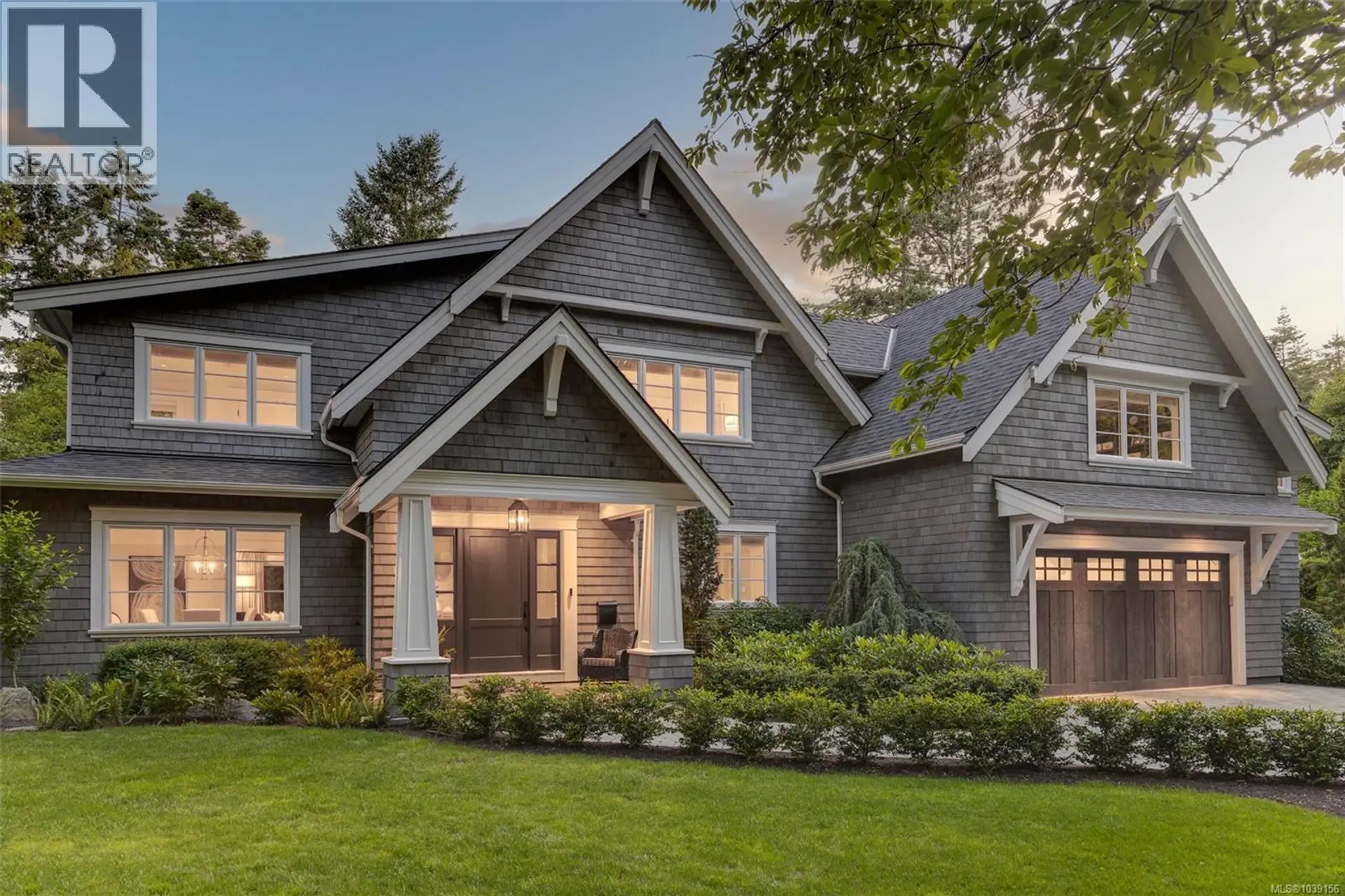 Property at 2571 MacDonald Dr W, Saanich, BC