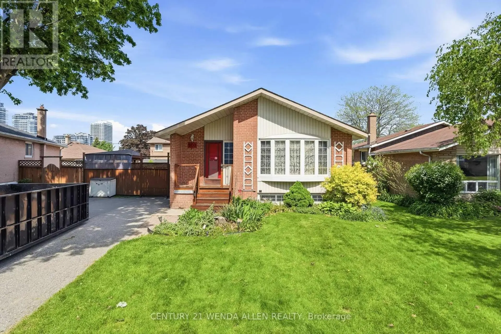 903 GRENOBLE BOULEVARD - Image 1