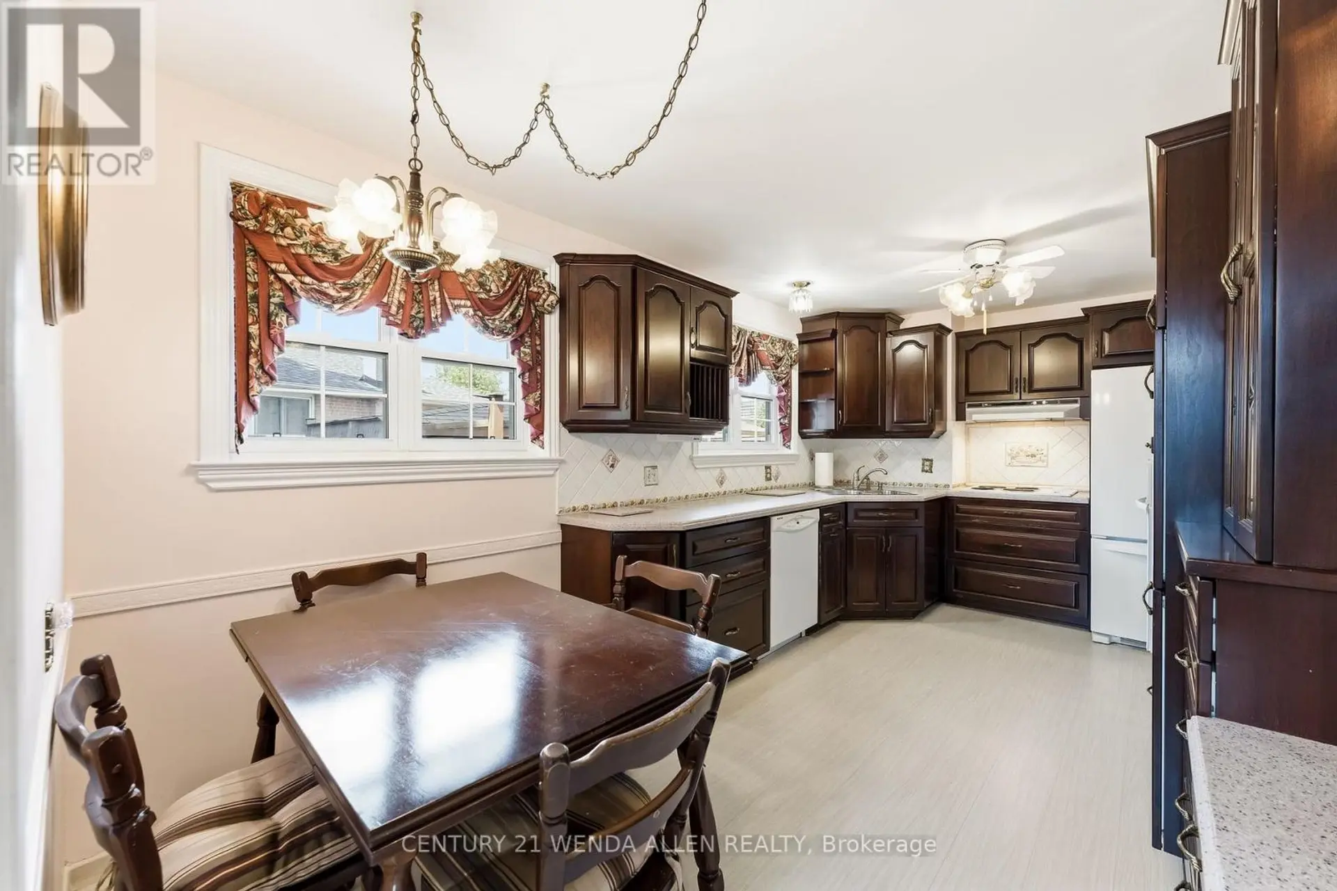 903 GRENOBLE BOULEVARD - Image 5
