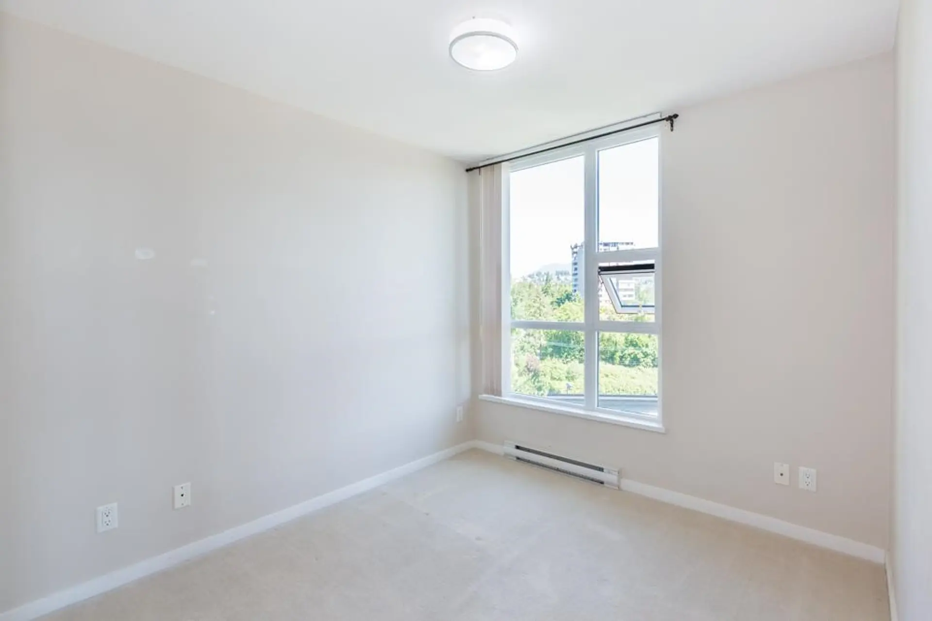 #1406 2232 Douglas Road - Image 6