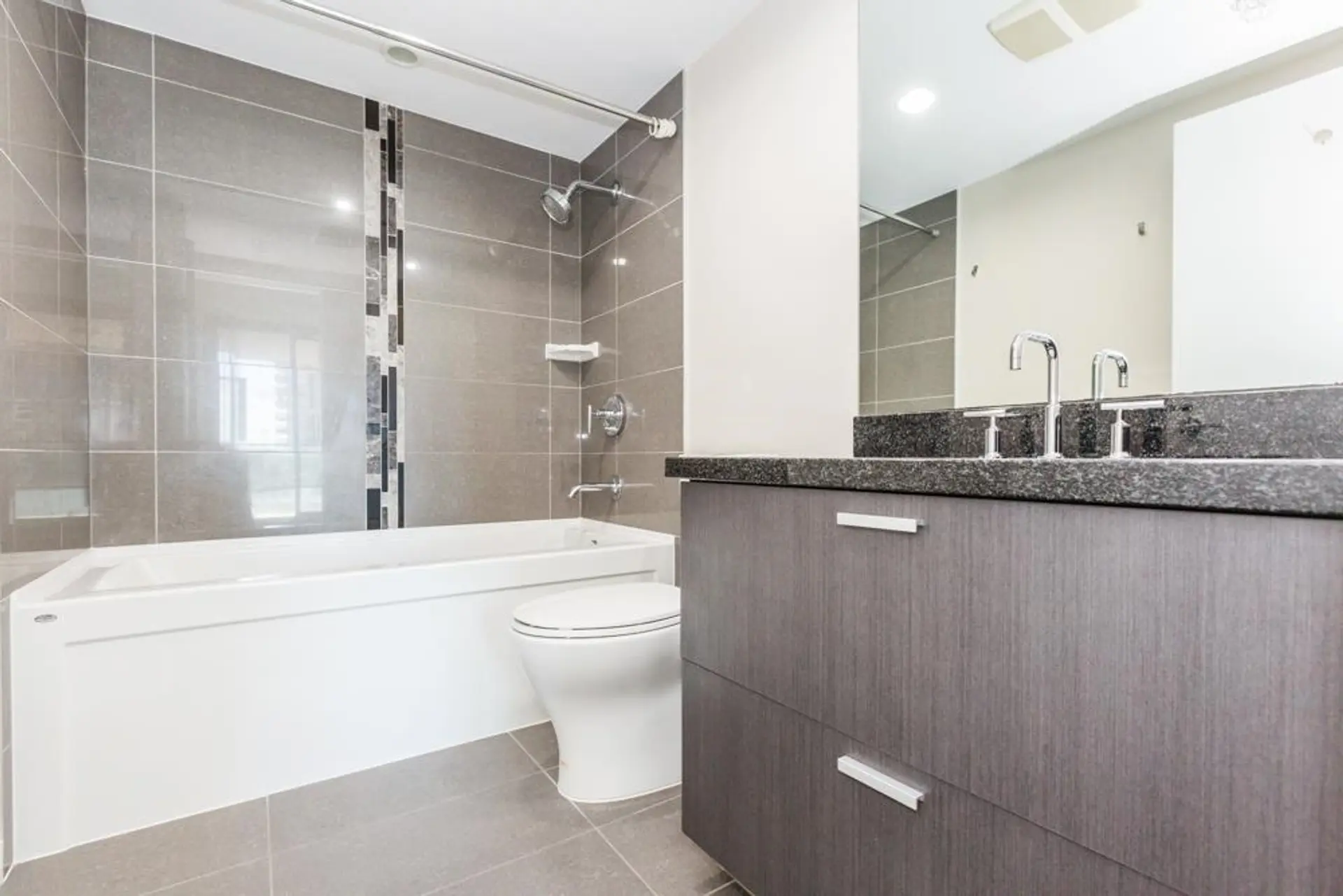 #1406 2232 Douglas Road - Image 13