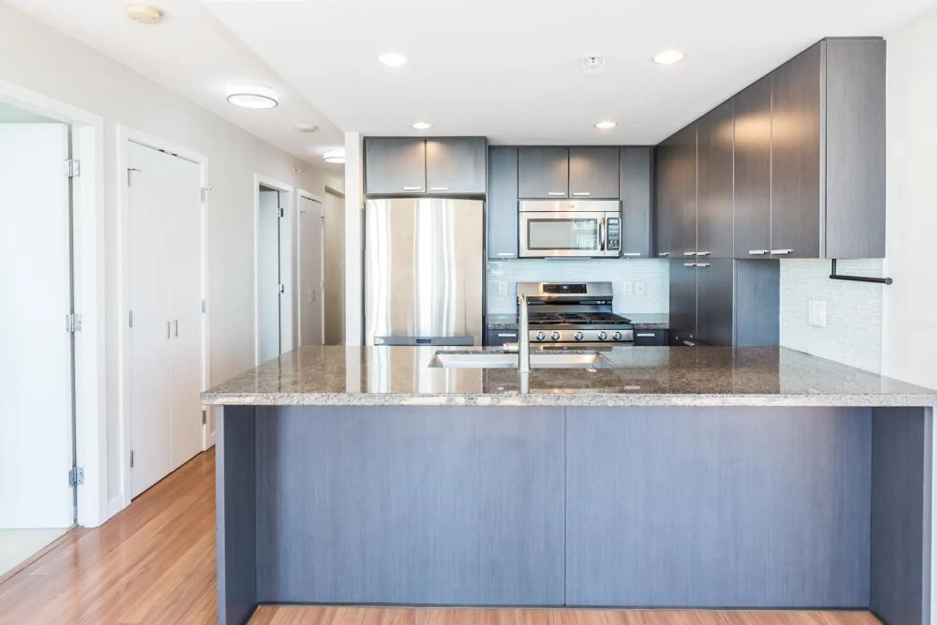 #1406 2232 Douglas Road - Image 7