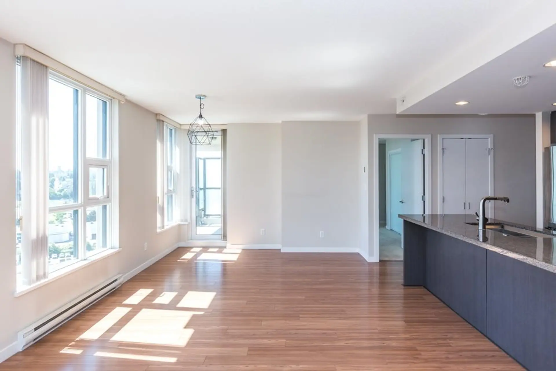 #1406 2232 Douglas Road - Image 5