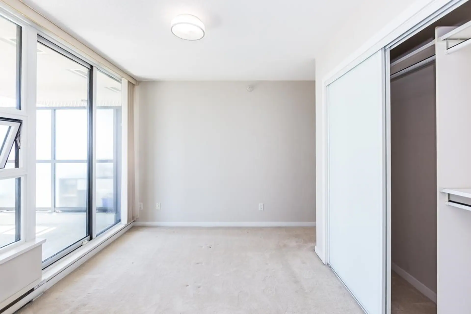 #1406 2232 Douglas Road - Image 11