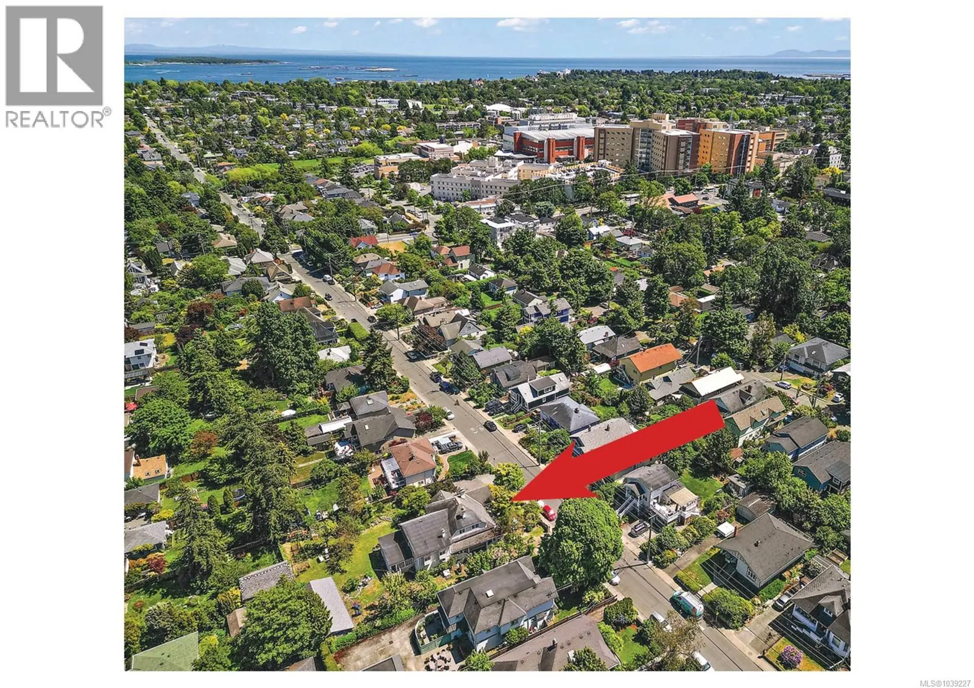 Property at 1736 Haultain St, Victoria, BC