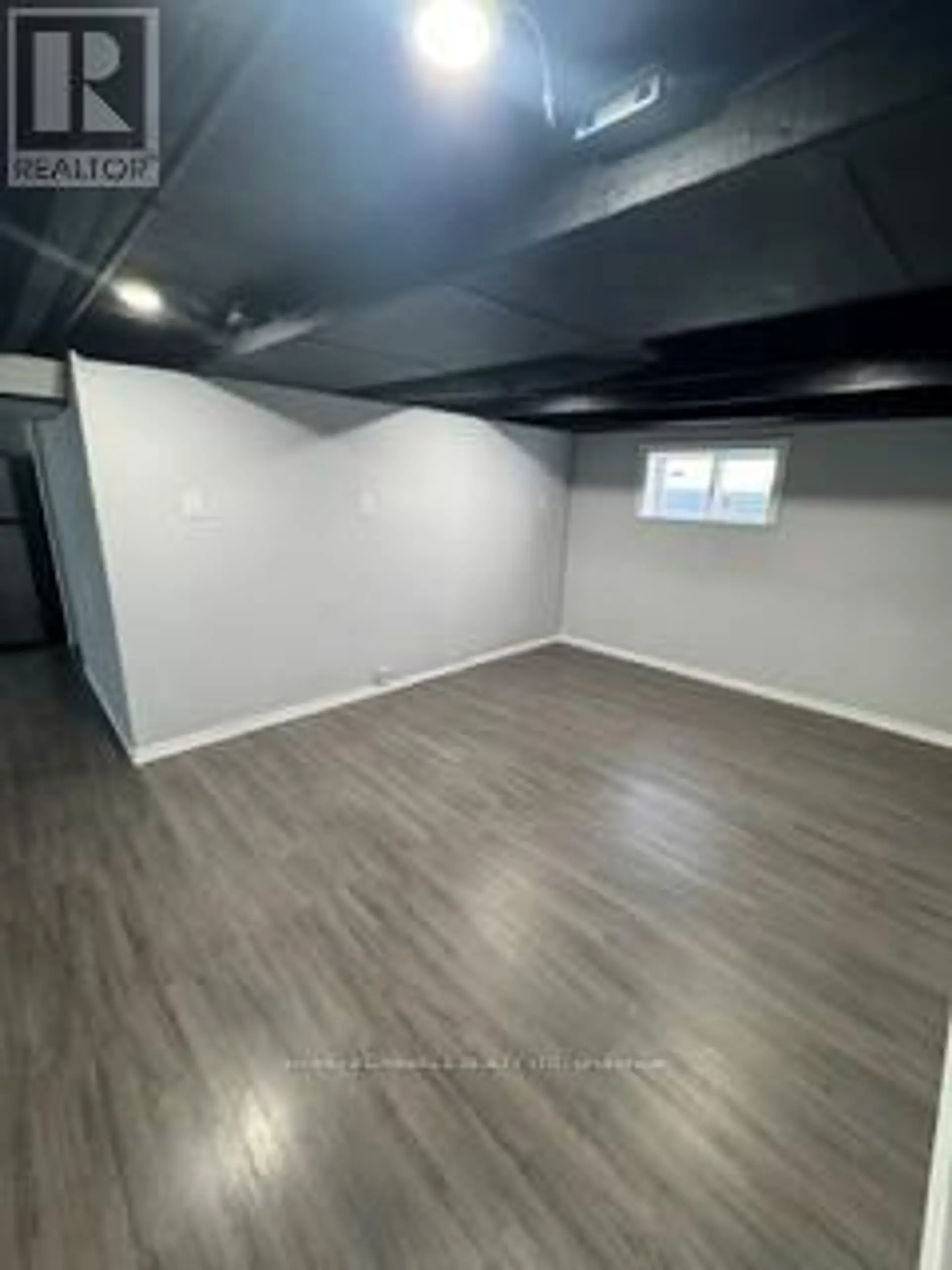 182 BLOOR STREET W - Image 4