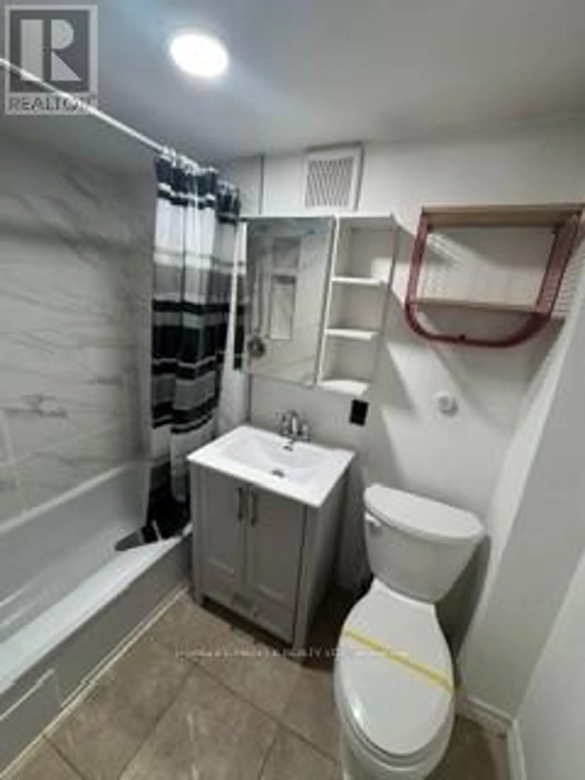 182 BLOOR STREET W - Image 6