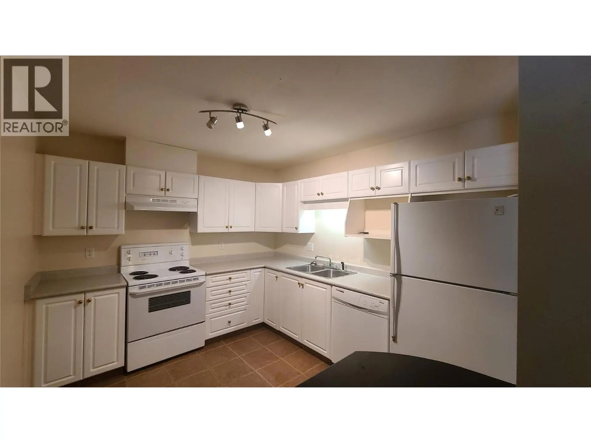#102 329 Rigsby Street - Image 4