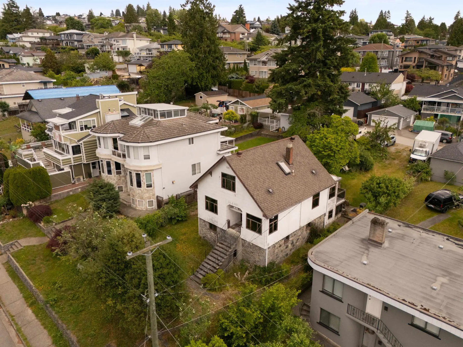 380 Delta Avenue - Image 4