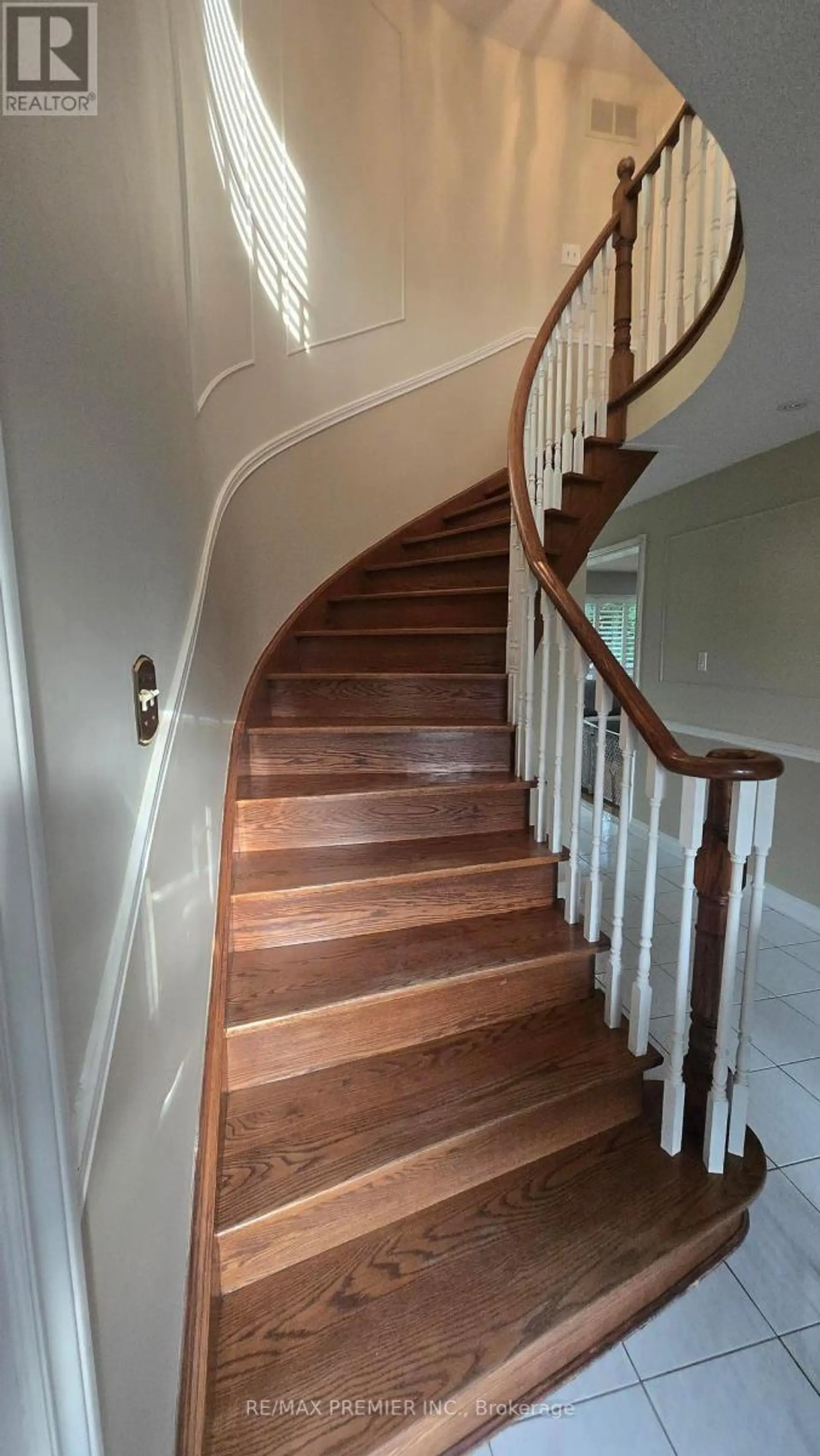 4399 BEACON LANE - Image 4