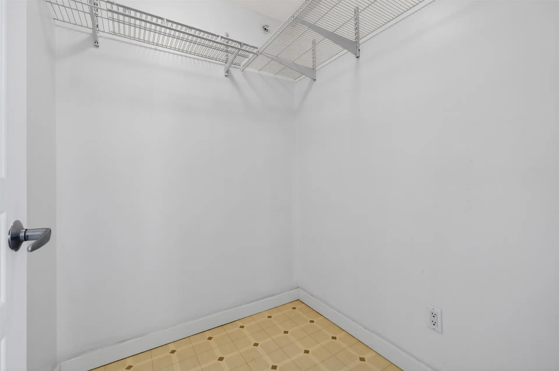 #702 5288 Melbourne Street - Image 11
