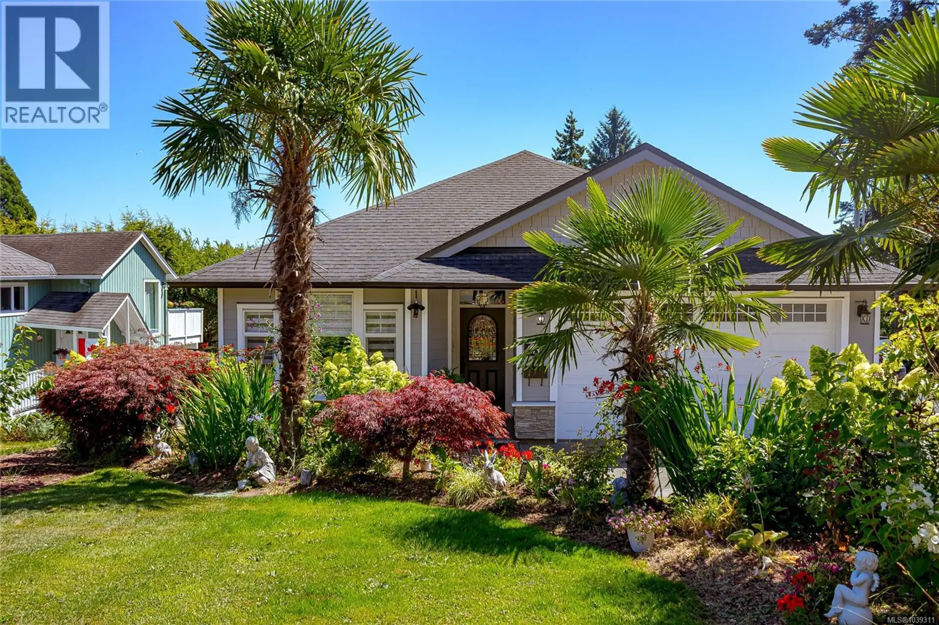 Property at 555 Leaside Ave, Saanich, BC