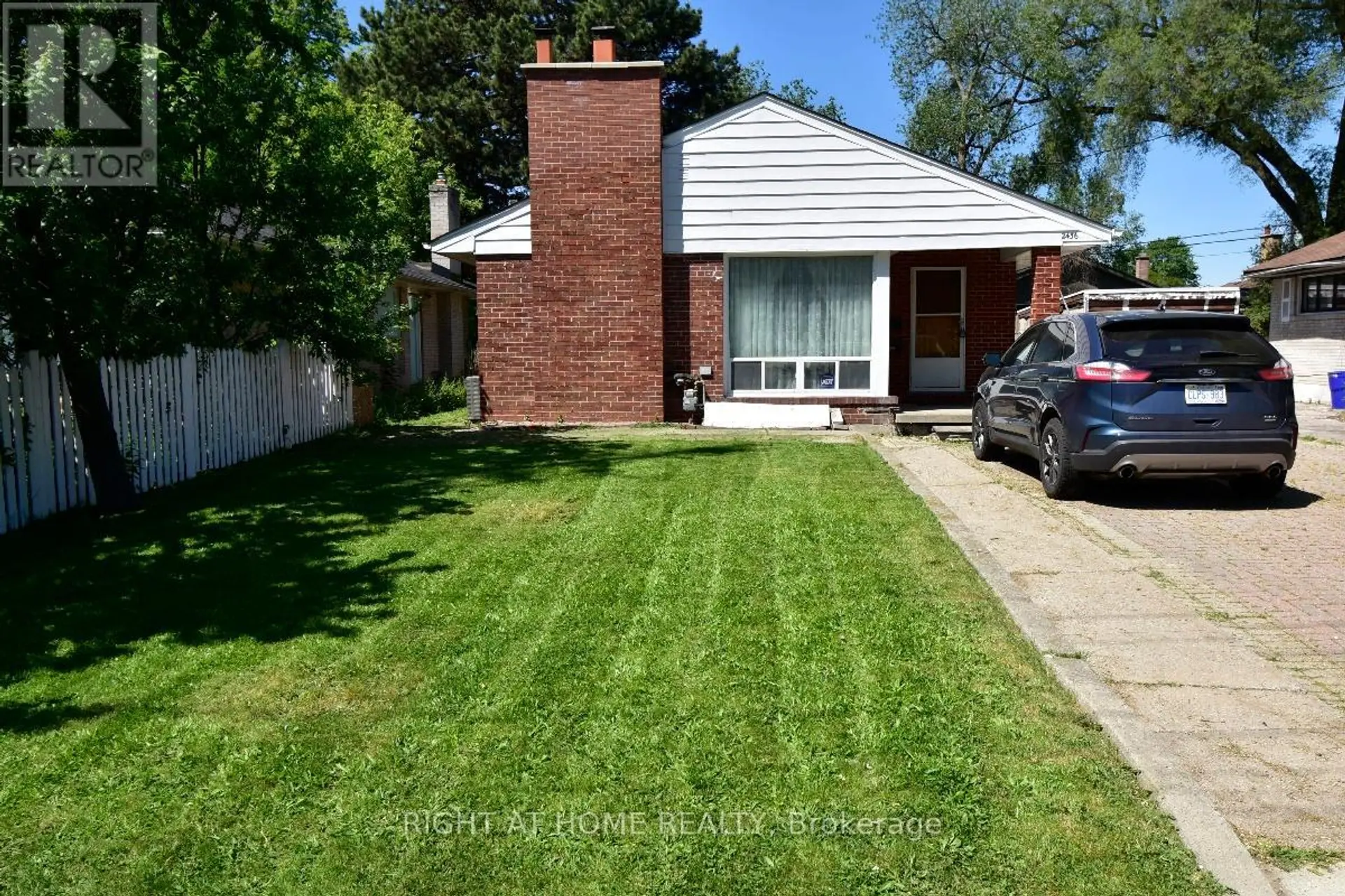 2436 ISLINGTON AVENUE - Image 1
