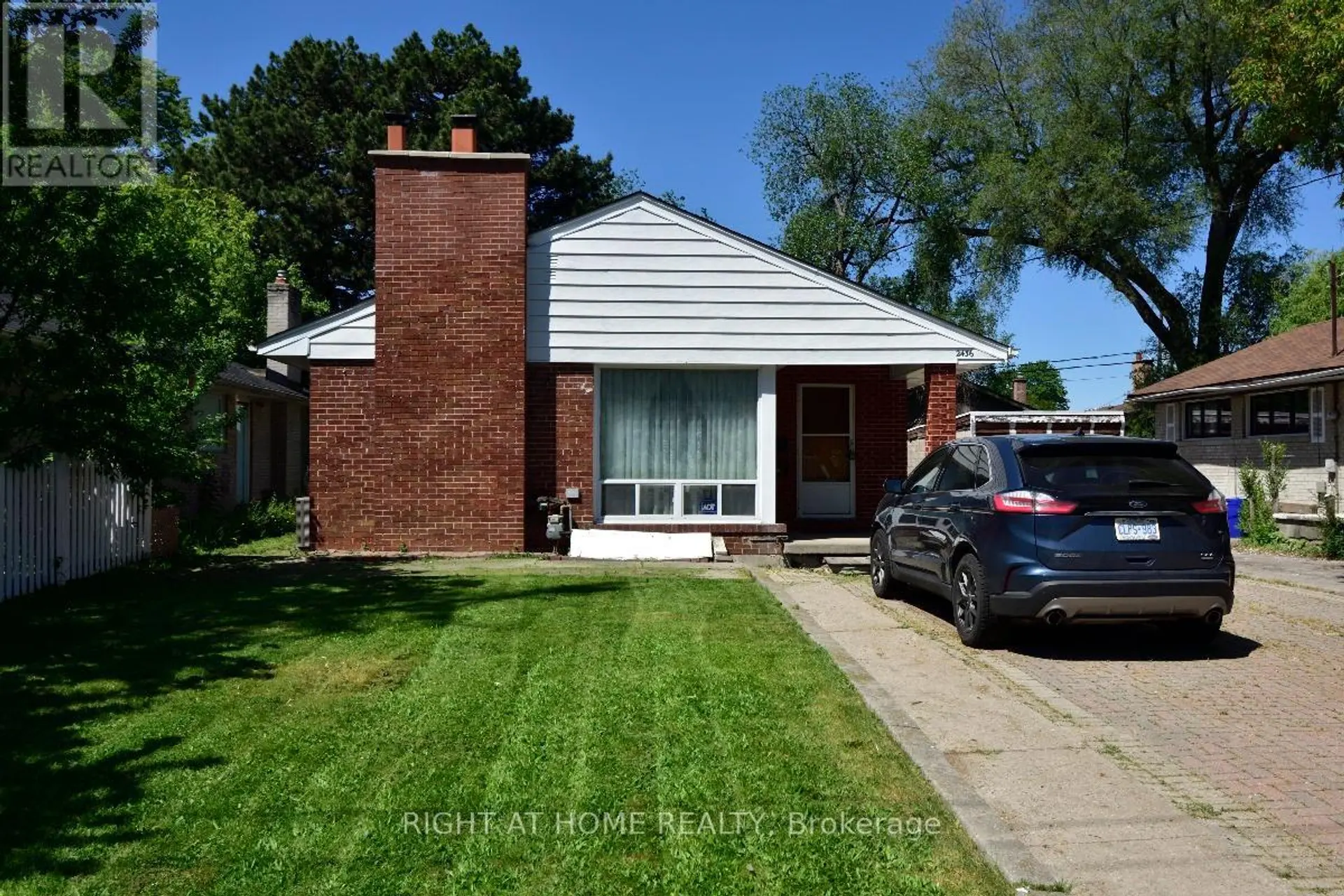 2436 ISLINGTON AVENUE - Image 2