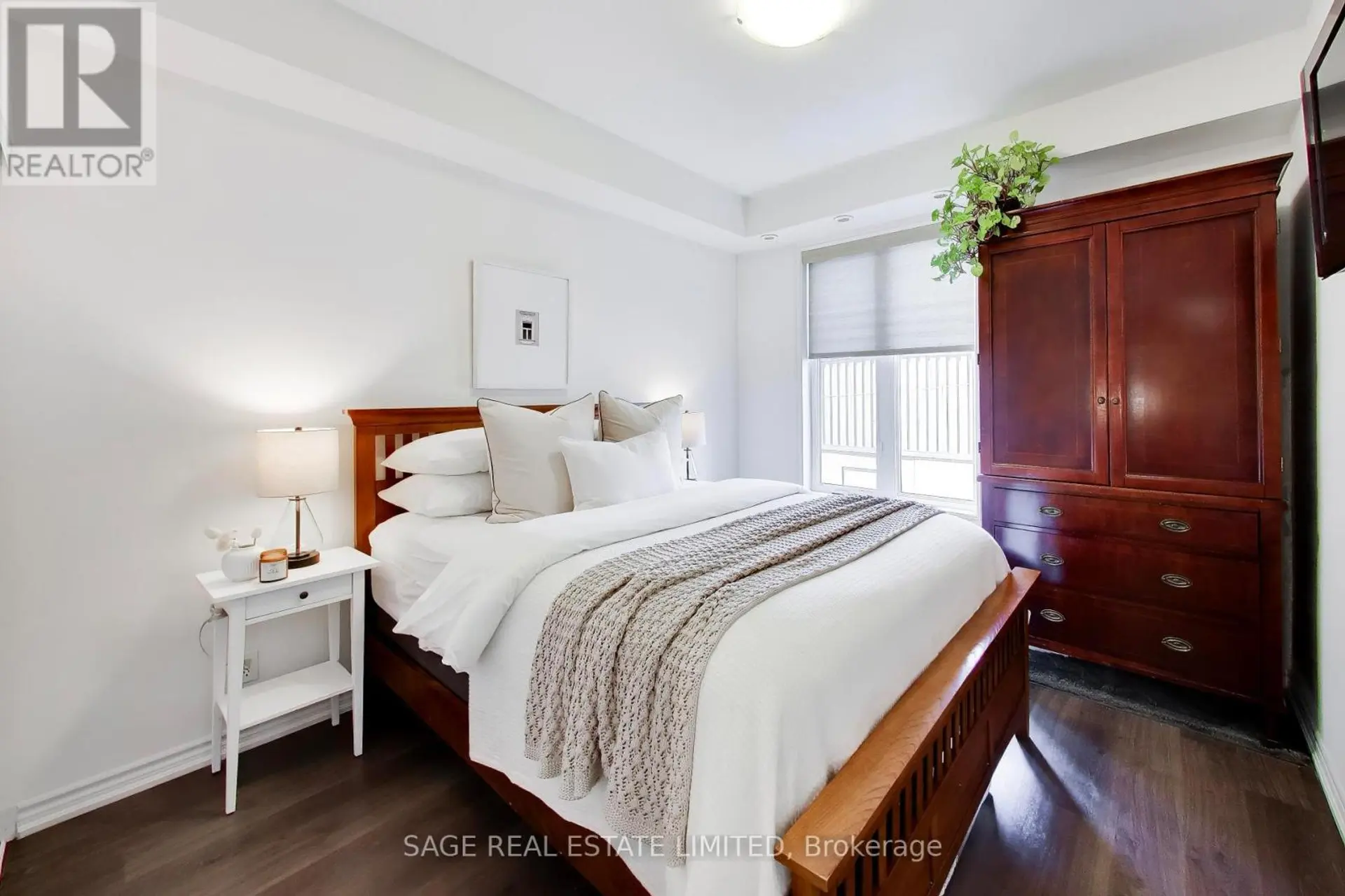 #2 130 LONG BRANCH AVENUE - Image 10