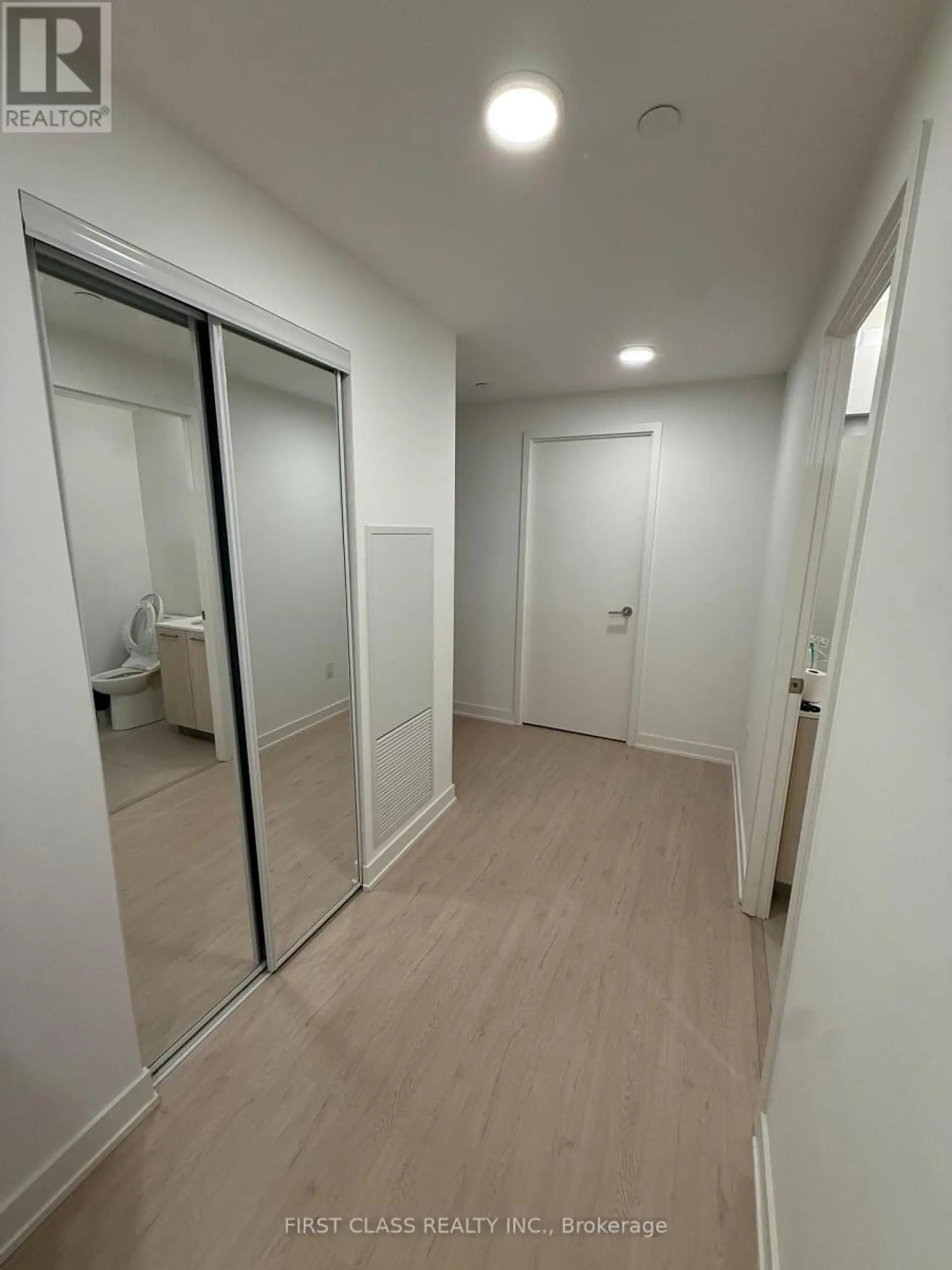 #2804 65 MUTUAL STREET - Image 10