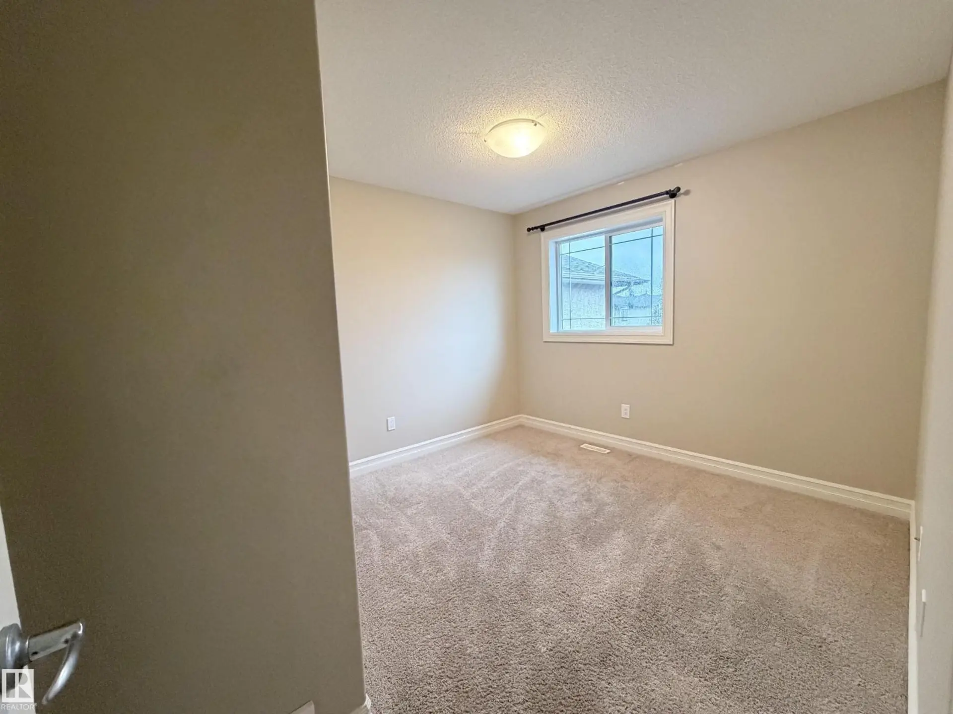 3027 26 AV NW NW - Image 15