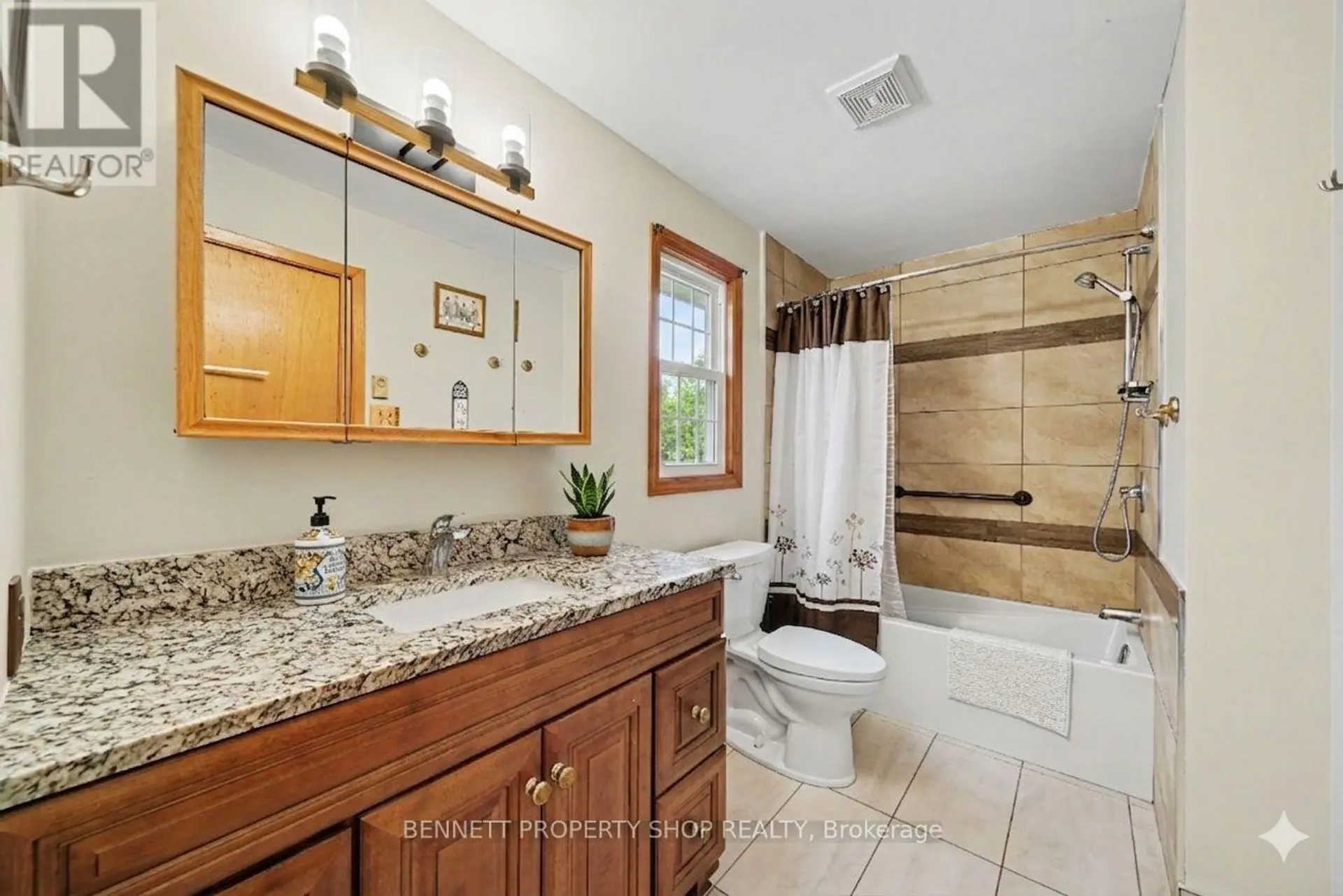 22 POOLE CREEK CRESCENT - Image 11