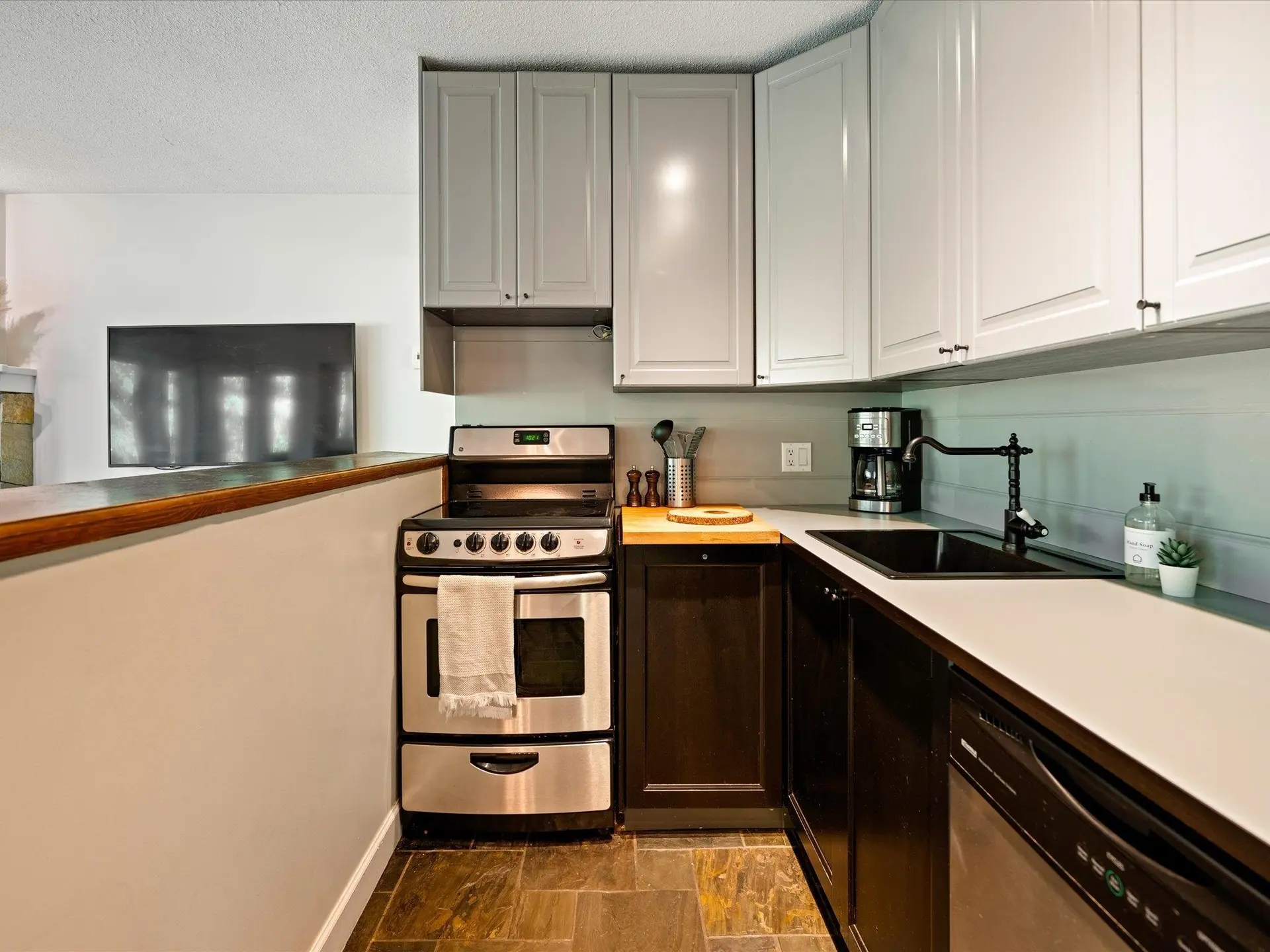 #1 2240 Gondola Way - Image 6