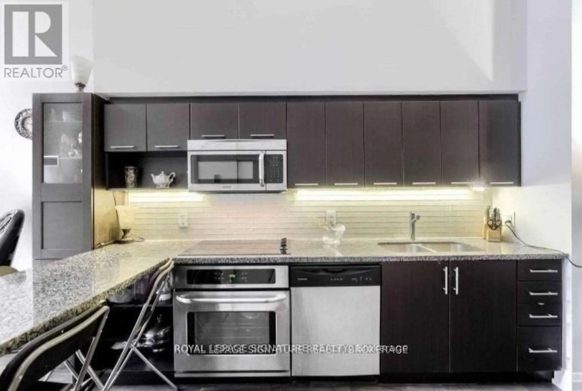 #E103 555 WILSON AVENUE - Image 4
