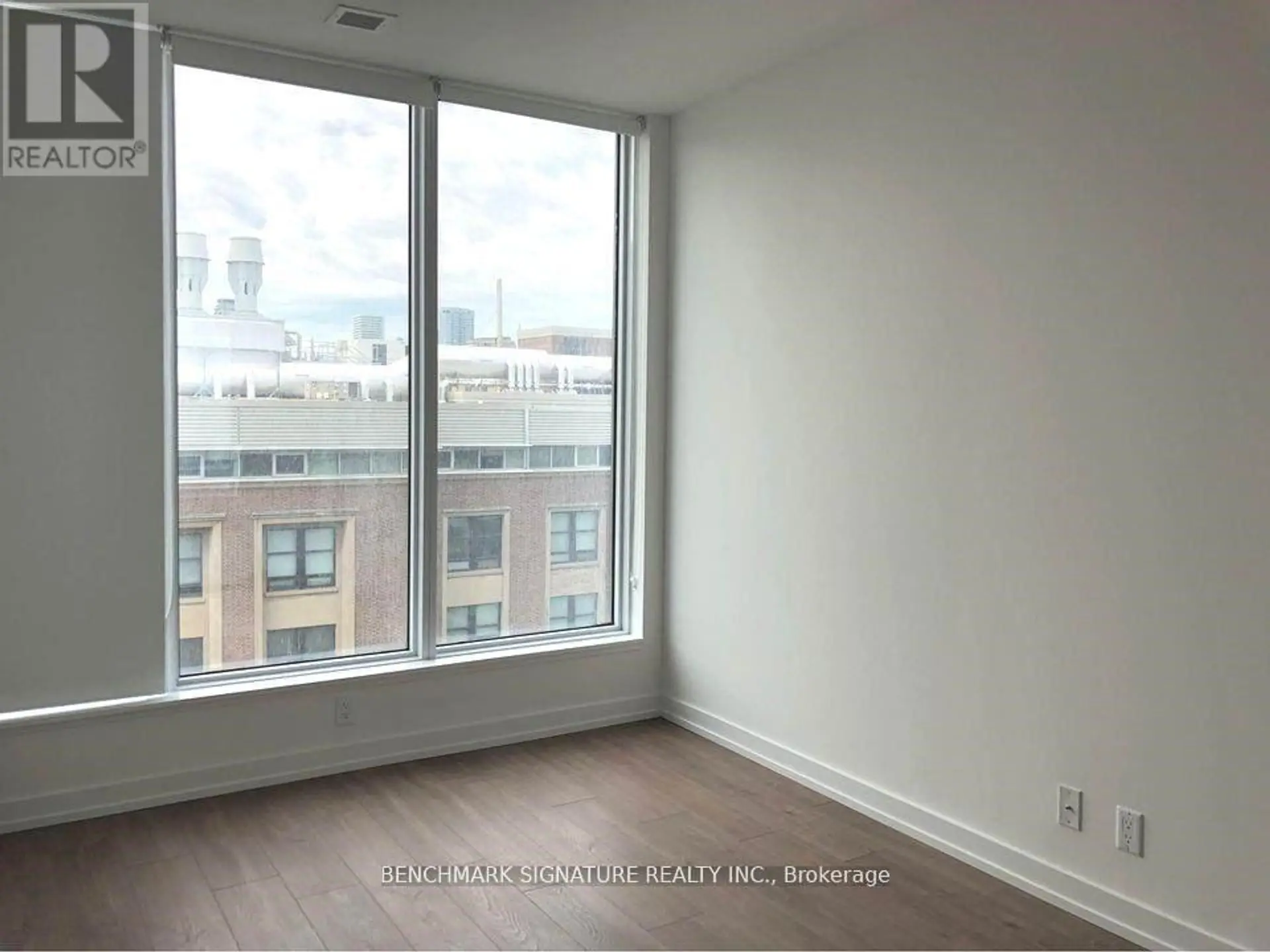 #605 203 COLLEGE STREET - Image 5