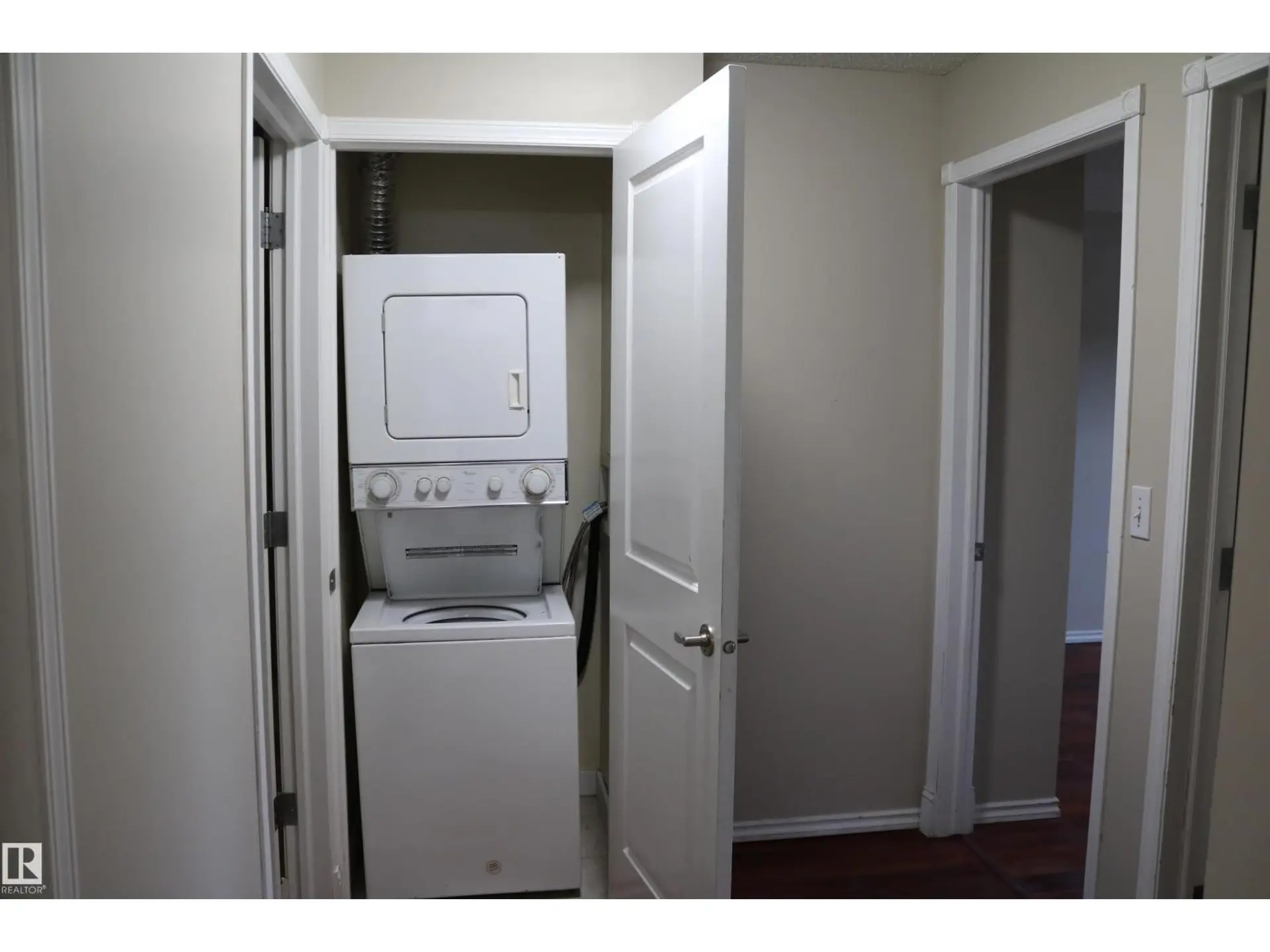 #422 17404 64 AV NW - Image 9