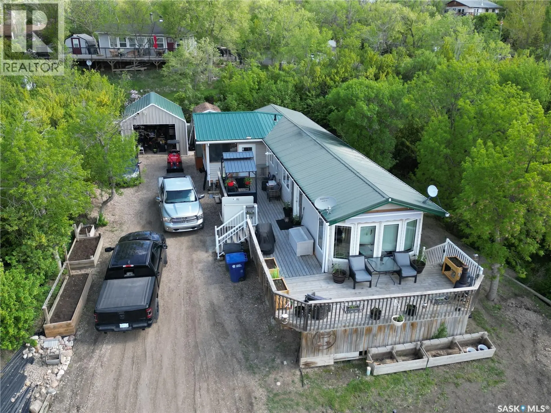 504 LAKEVIEW CRESCENT - Image 1