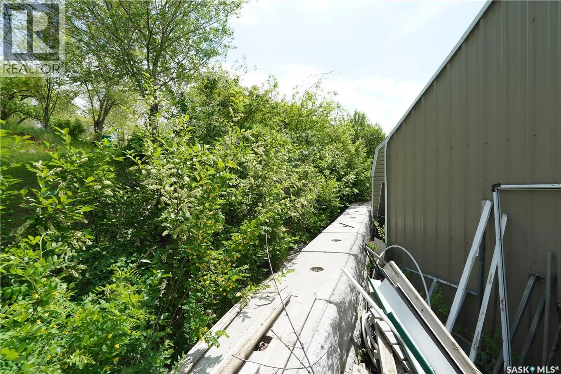 504 LAKEVIEW CRESCENT - Image 19