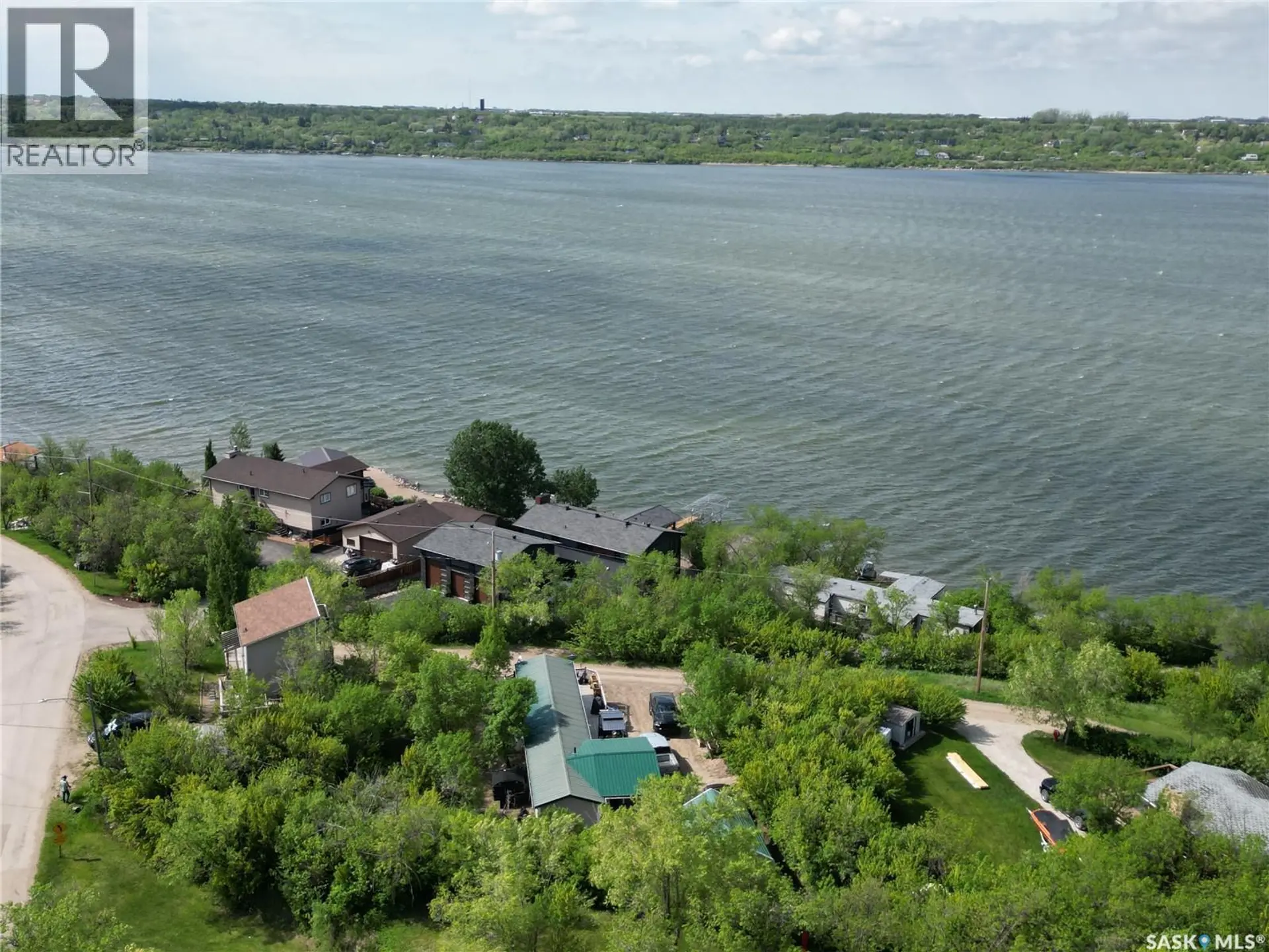 504 LAKEVIEW CRESCENT - Image 4