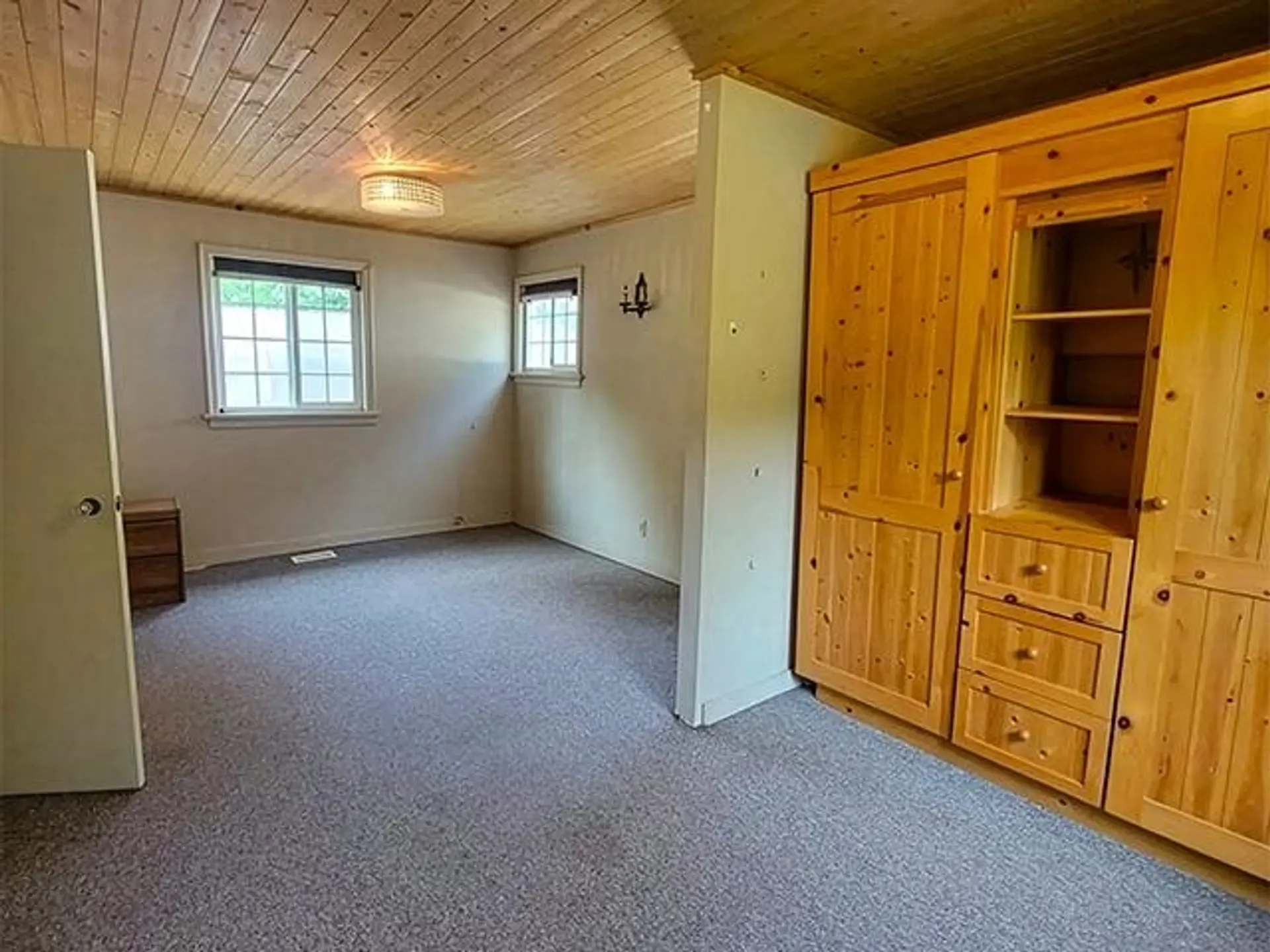 571 Echo Avenue - Image 7