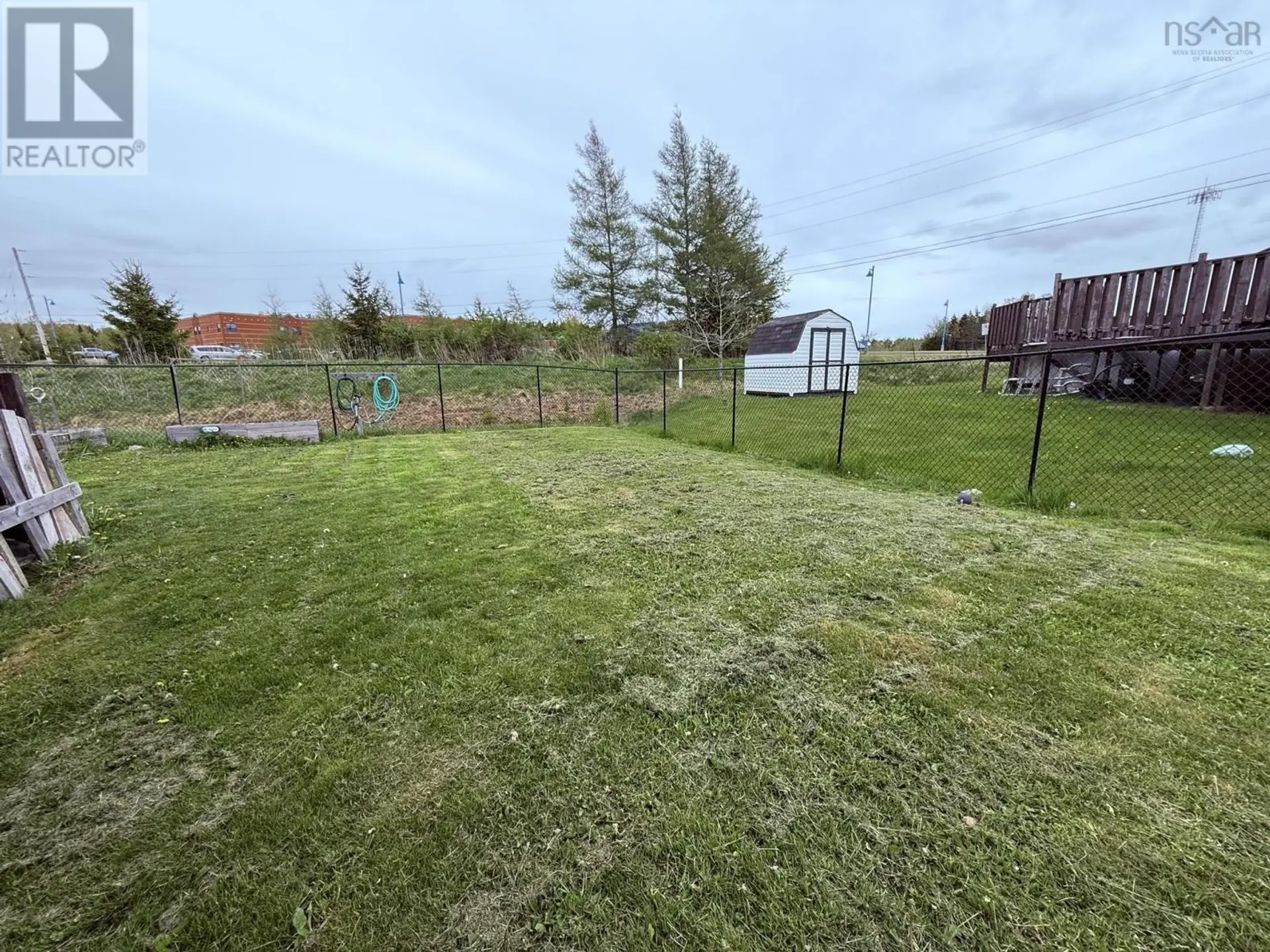 431 YOUNG Street - Image 8