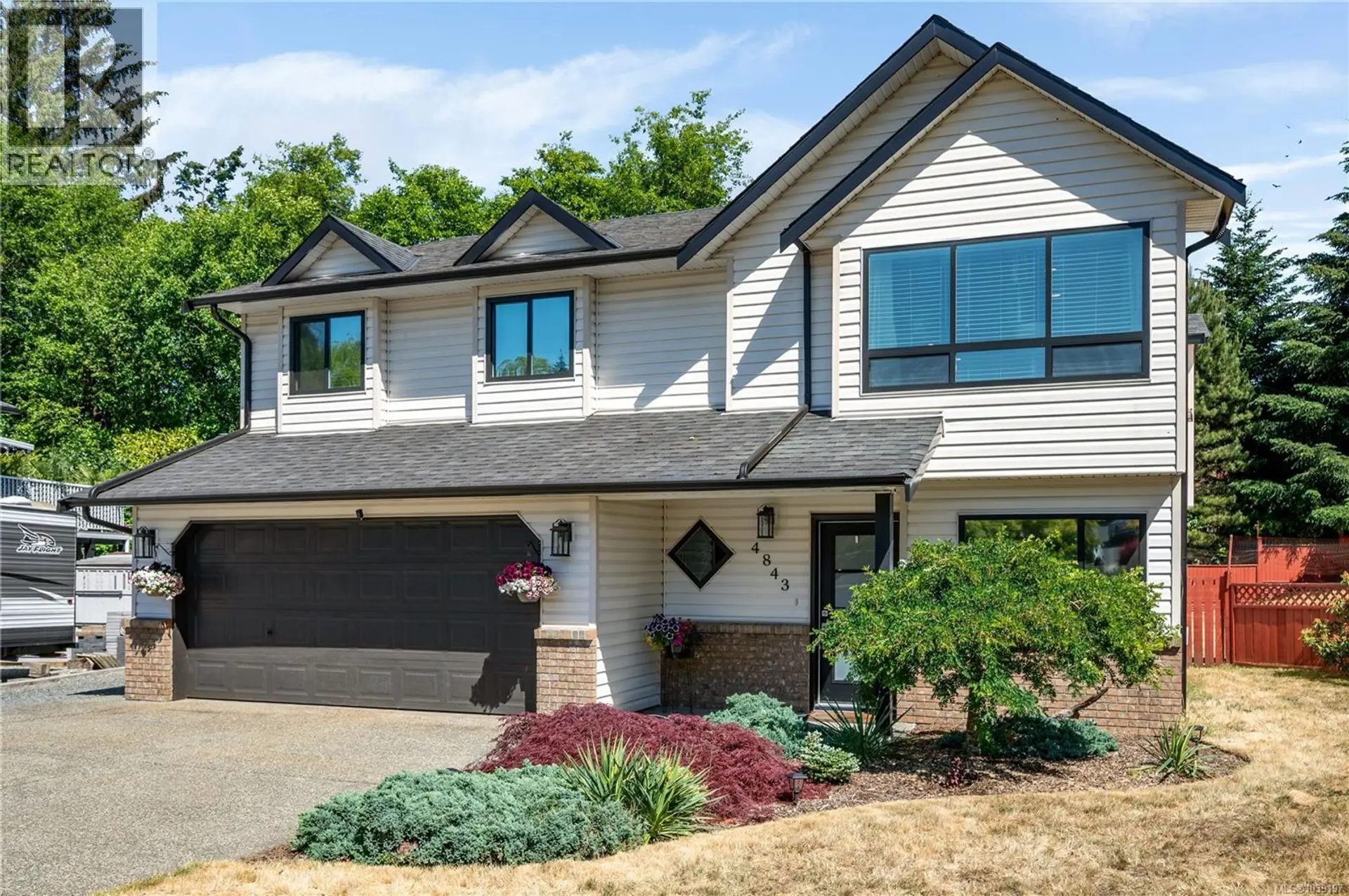 Property at 4843 Hartford Pl, Nanaimo, BC