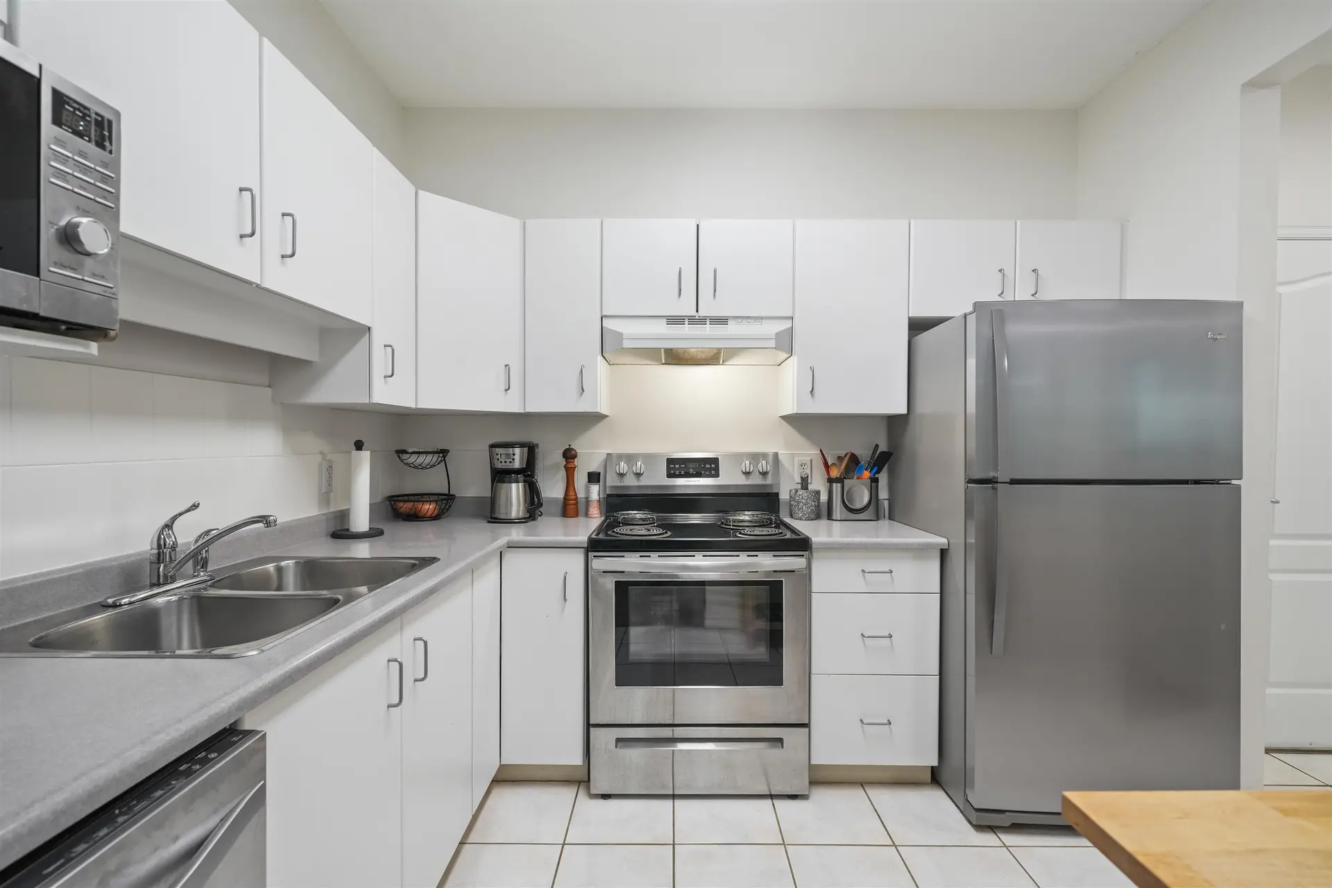 #105 20239 Michaud Crescent - Image 9