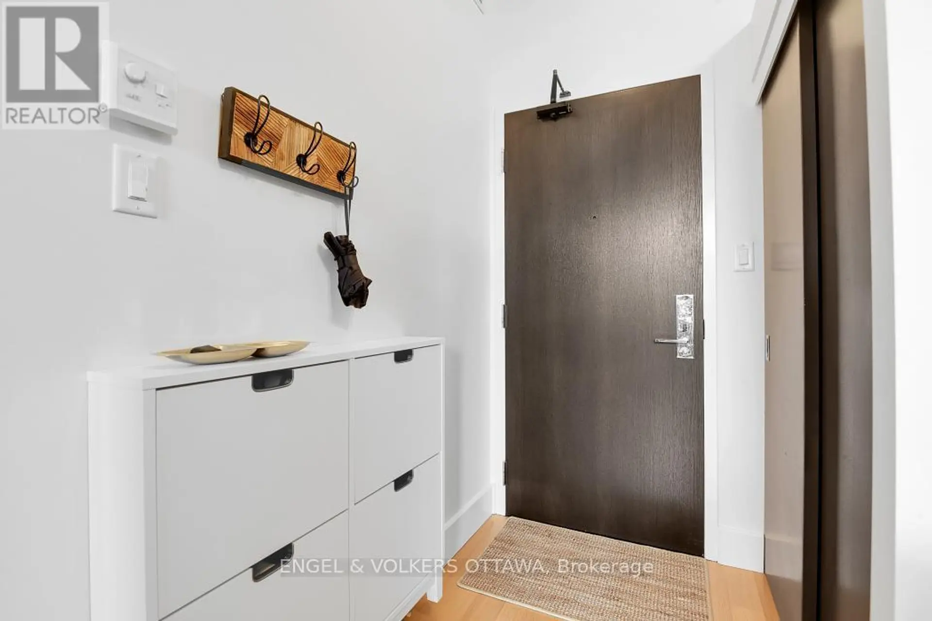#201 108 THIRD AVENUE - Image 3
