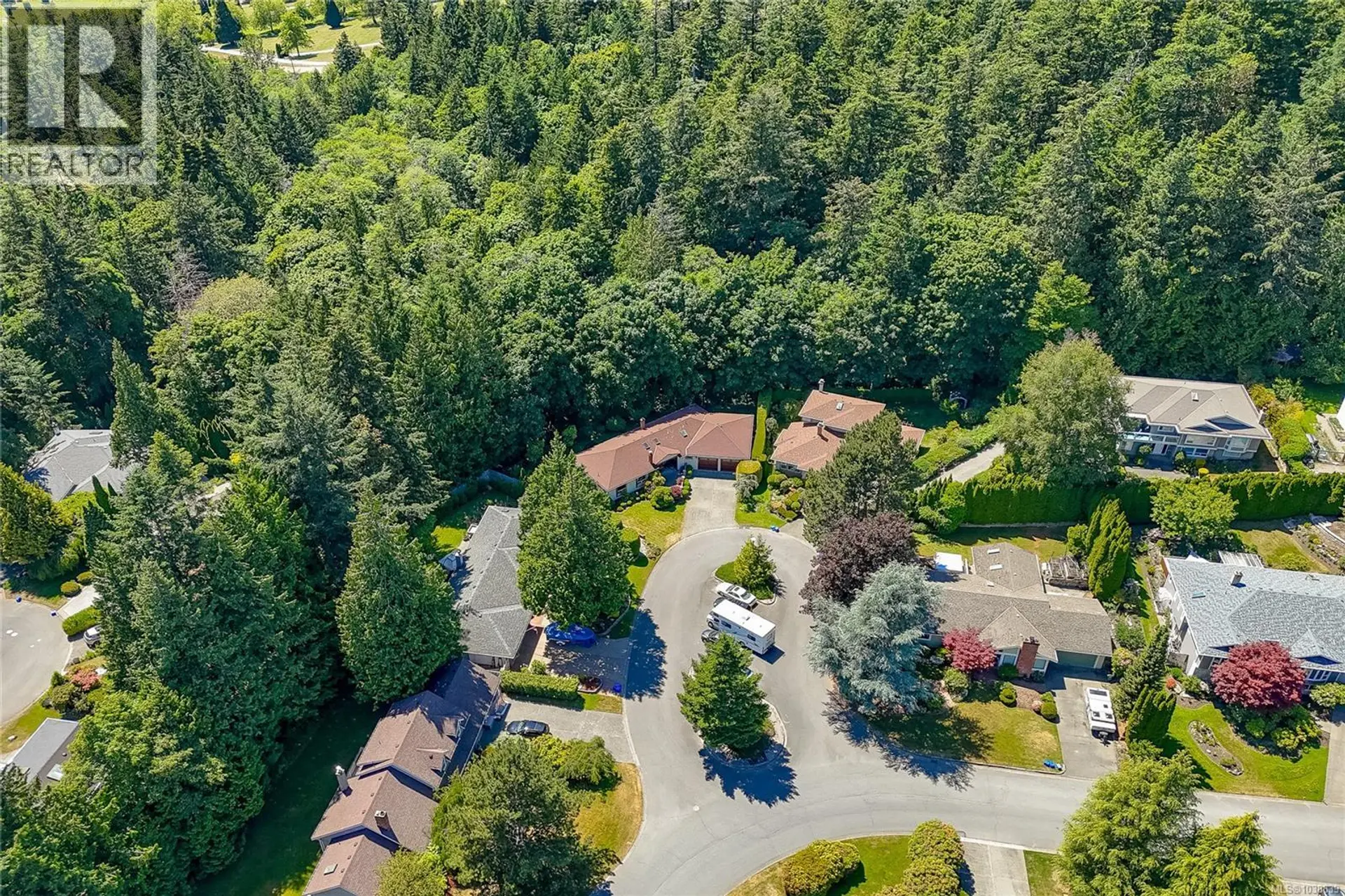 Property at 4770 Amblewood Dr, Saanich, BC