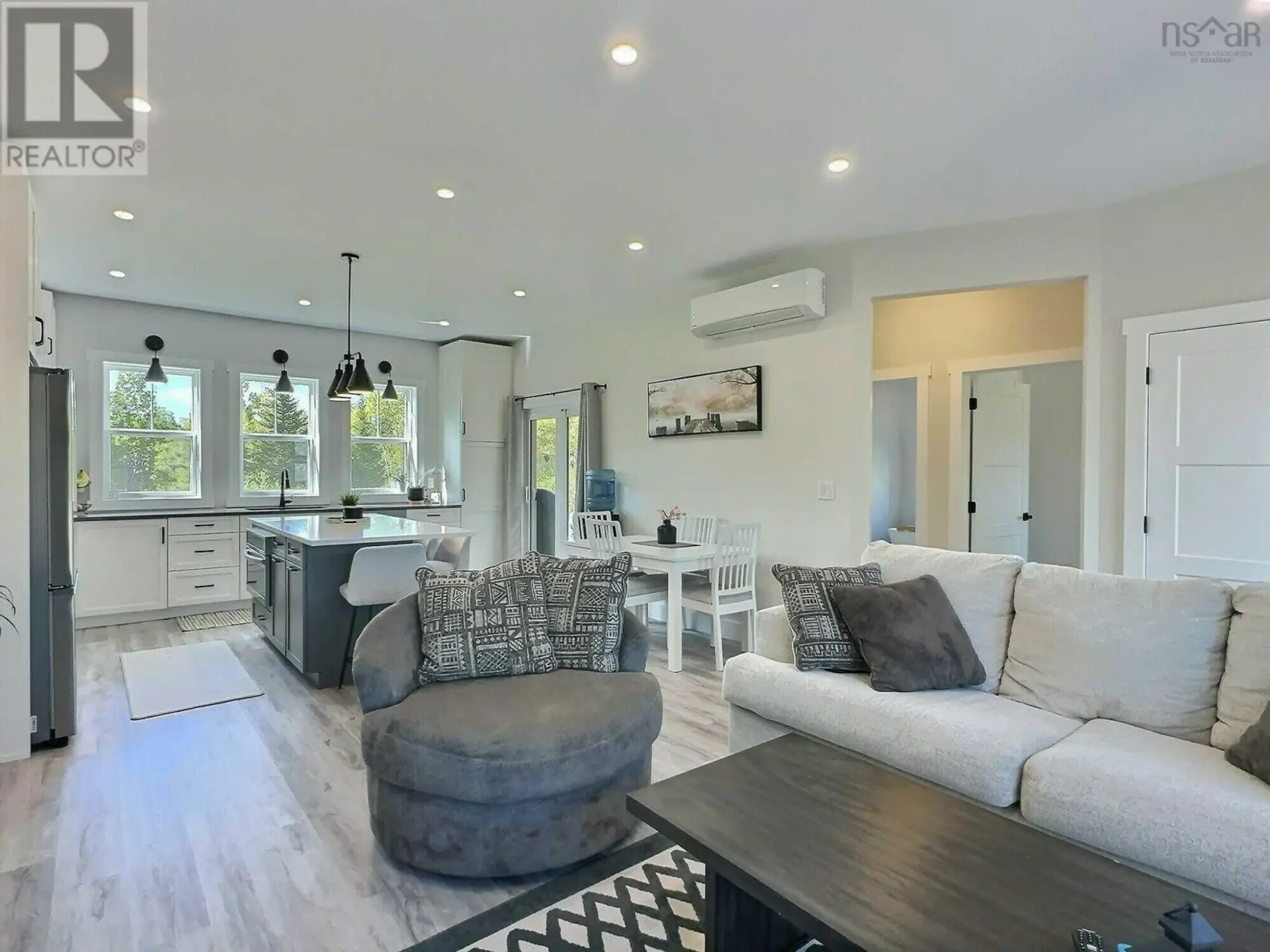 94 Tyler Avenue - Image 4