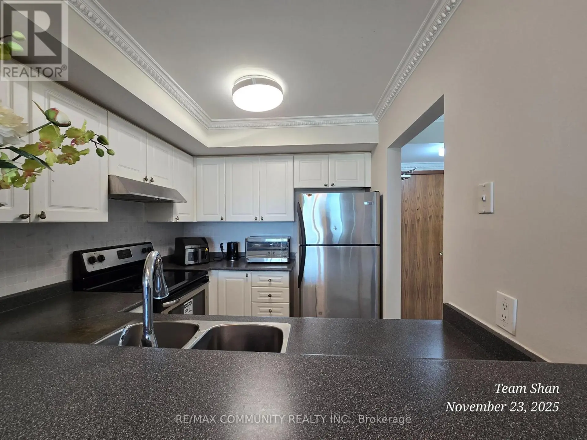 #PH302 1 LEE CENTERE DRIVE - Image 11