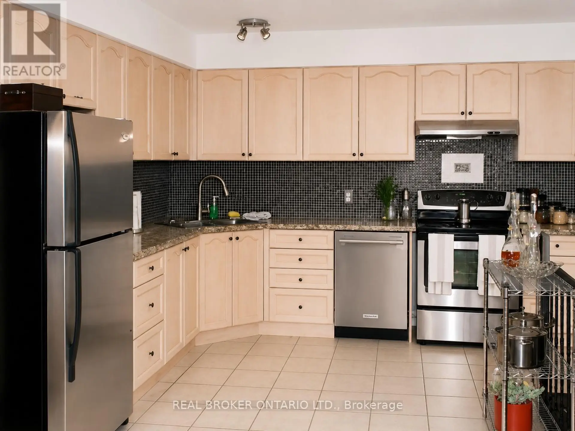 21 SADDLER STREET - Image 6