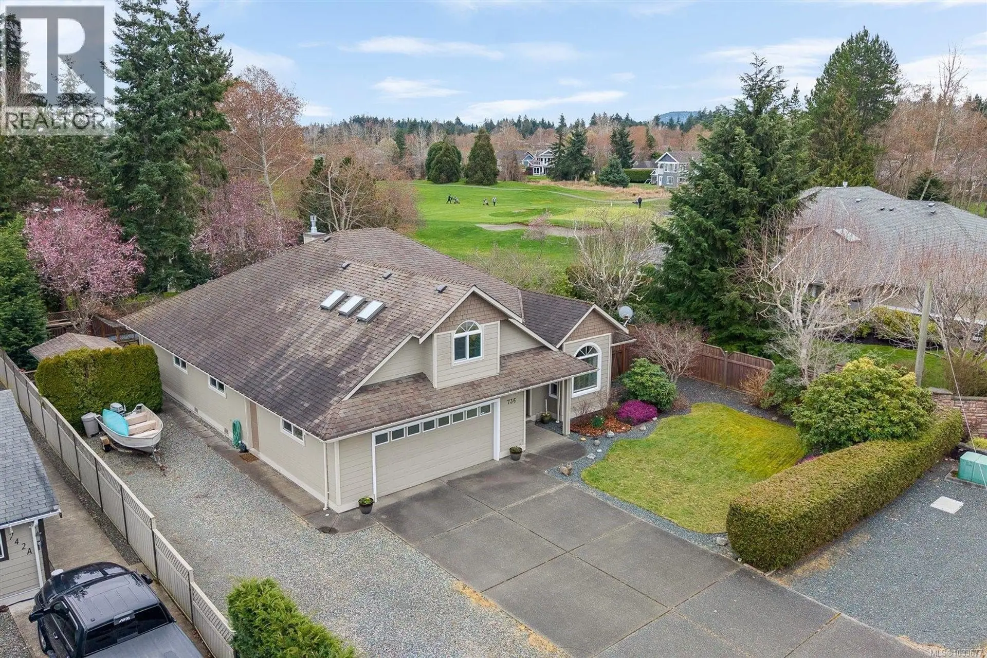 Property at 736 Barclay Cres, Parksville, BC