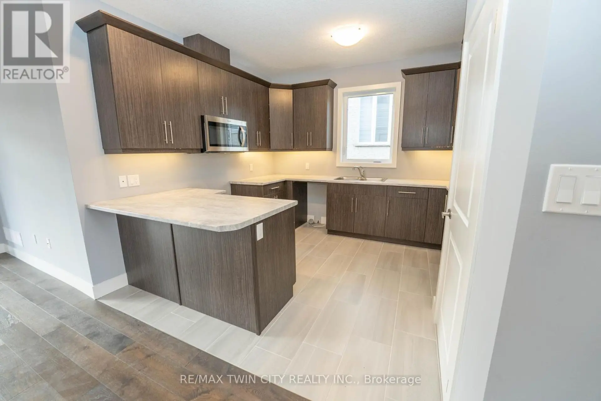 2084 EVANS BOULEVARD - Image 4