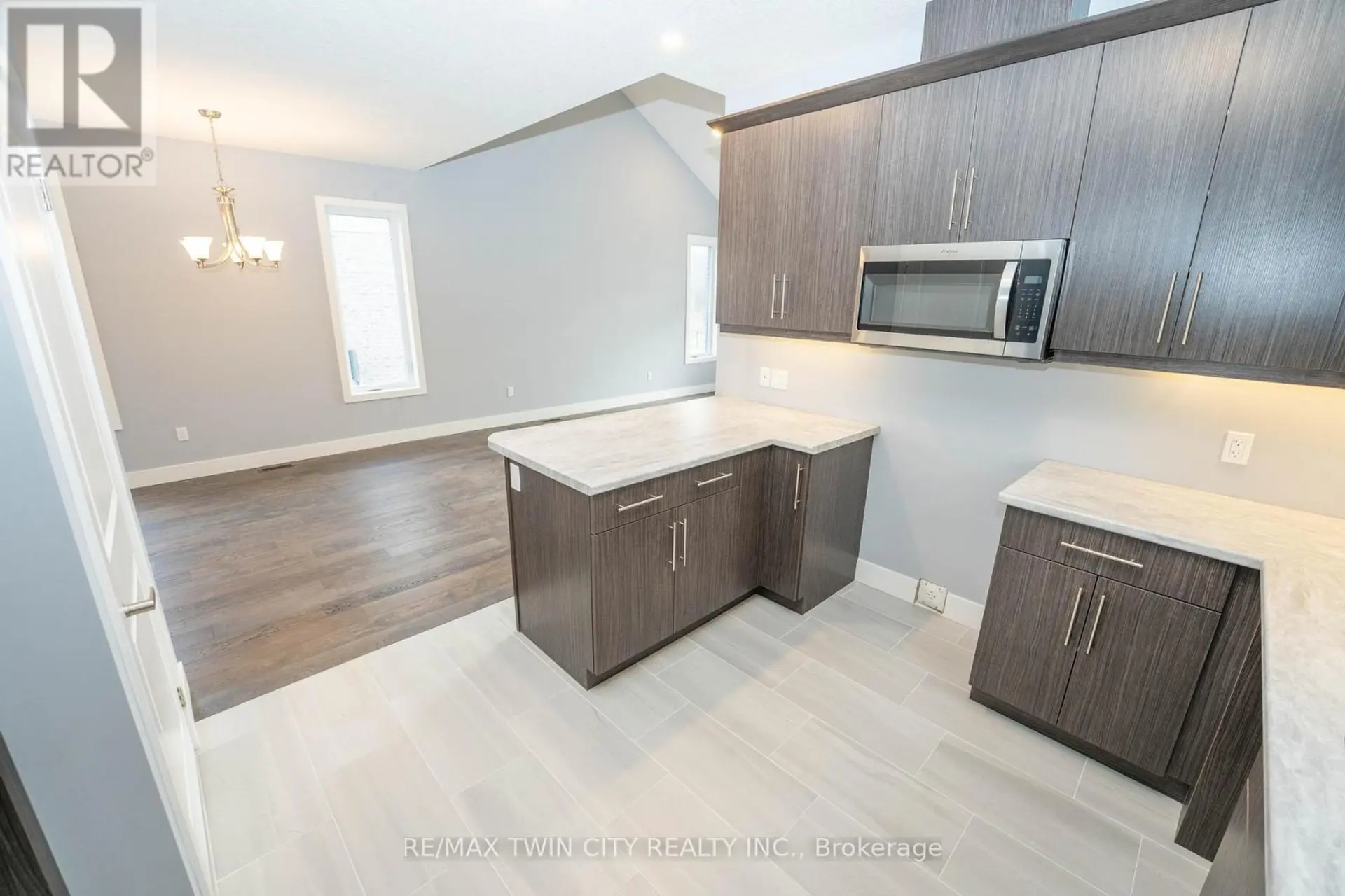 2084 EVANS BOULEVARD - Image 6