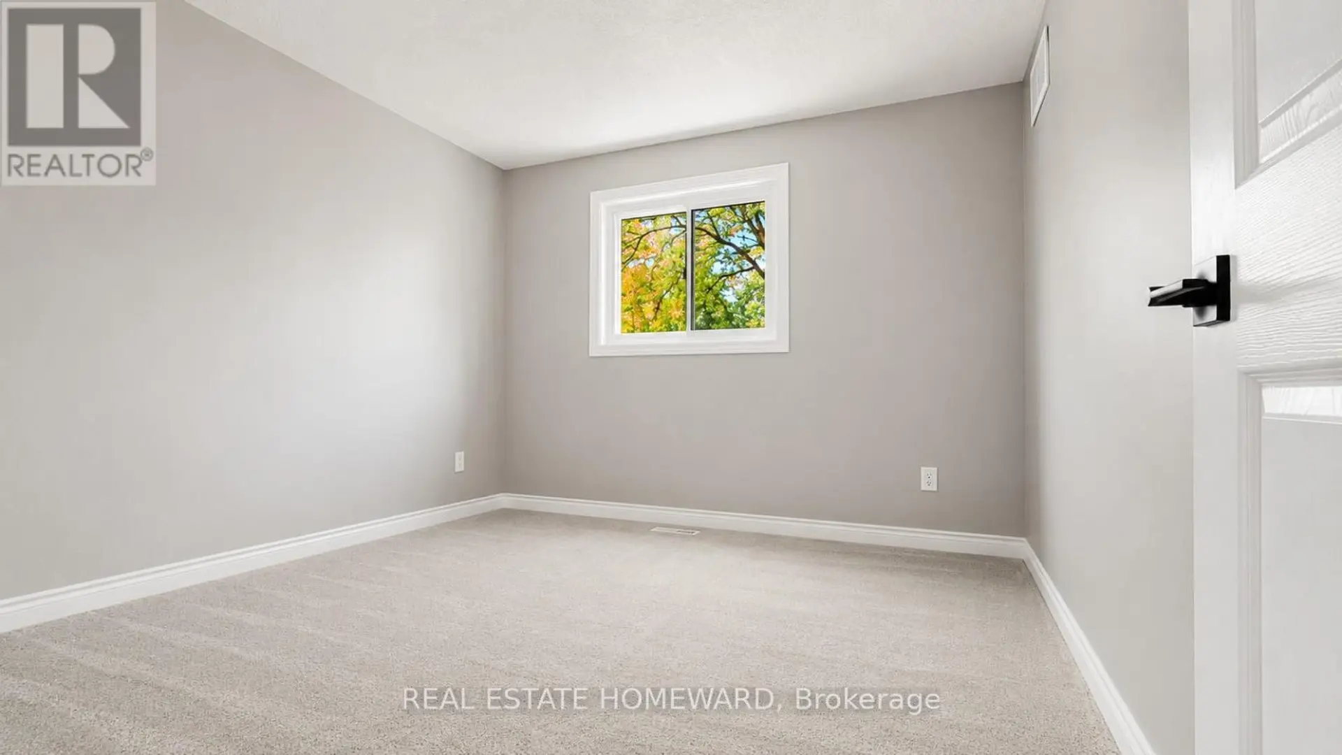 39 TOMAHAWK DRIVE - Image 11