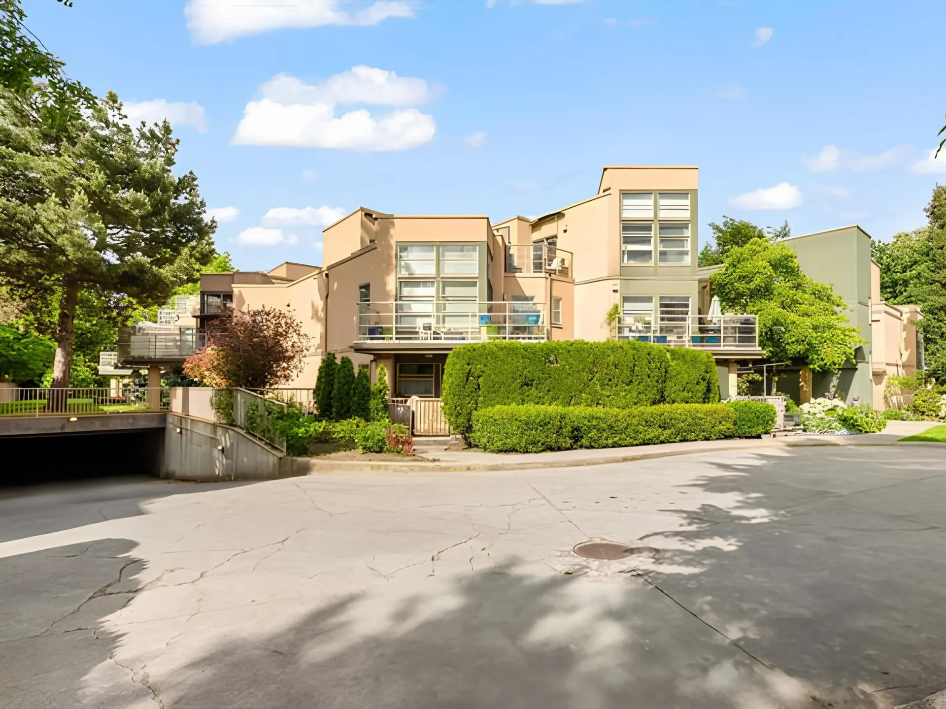 #206 22277 122 Avenue - Image 3