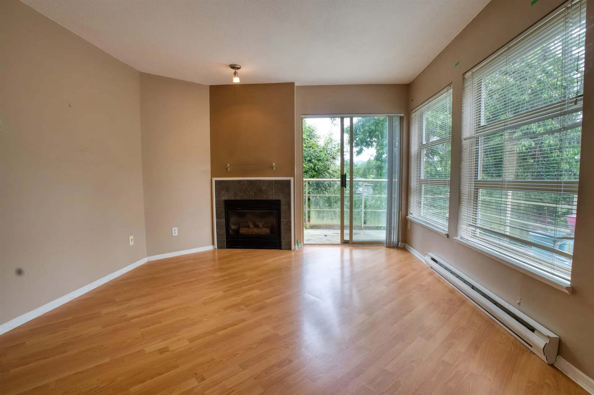 #206 22277 122 Avenue - Image 5