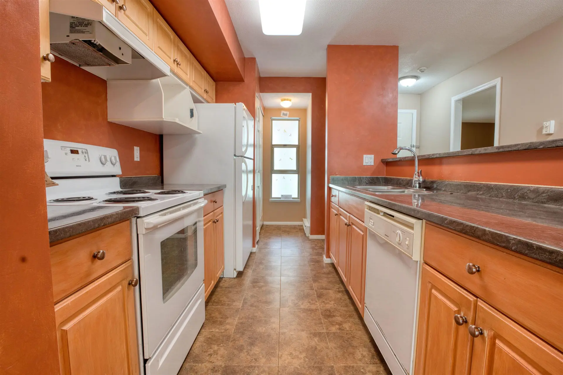 #206 22277 122 Avenue - Image 8