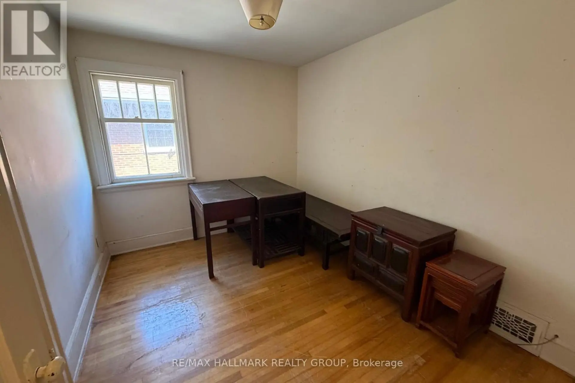 142 CLARENDON AVENUE - Image 10