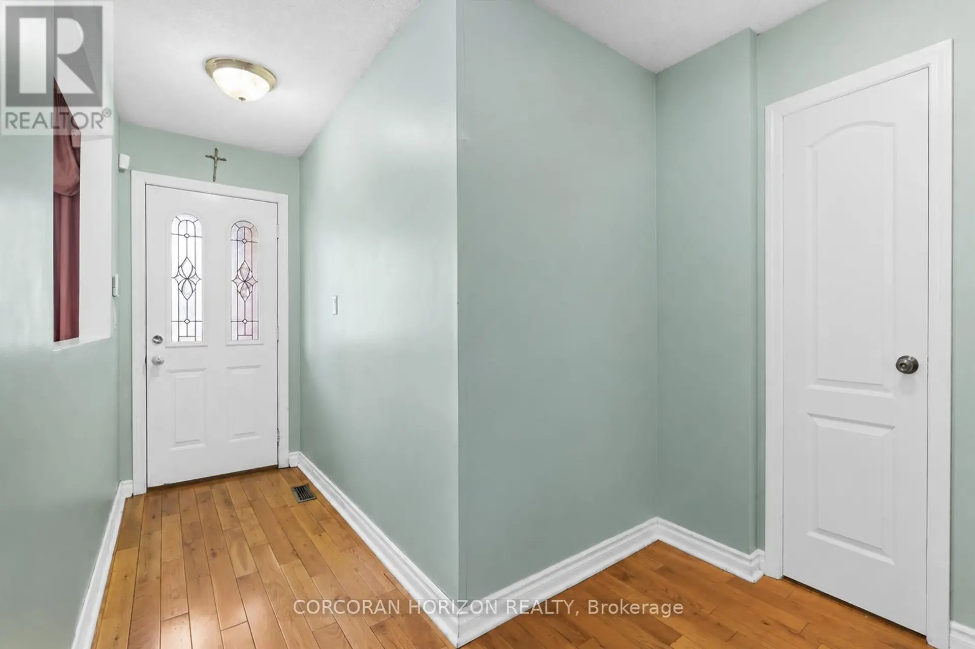 28 CHAD CRESCENT - Image 3