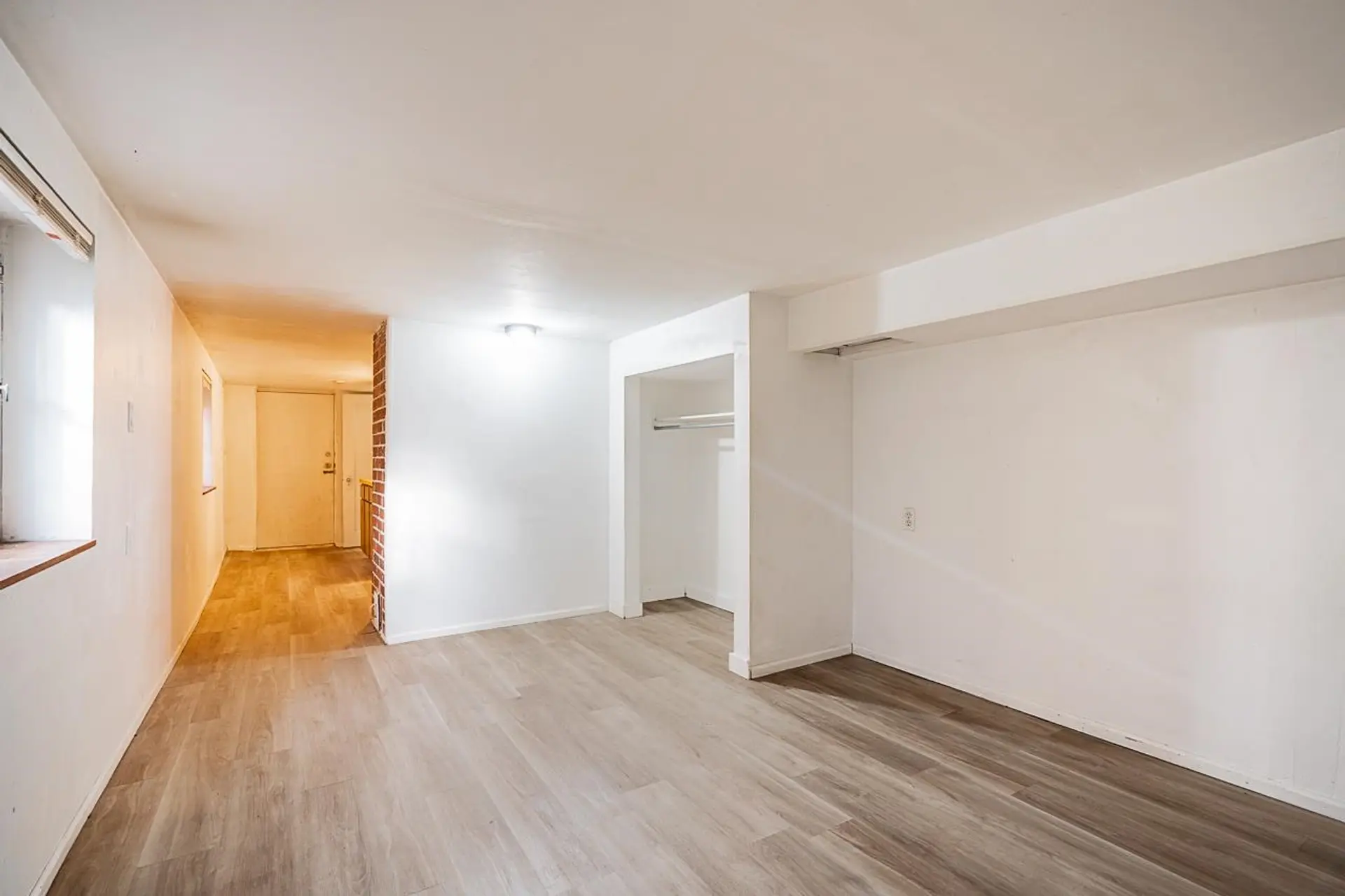 869 W 60th Avenue - Image 8