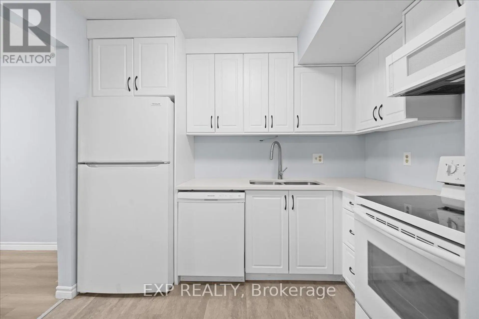 #15 268 LORRY GREENBERG DRIVE - Image 7