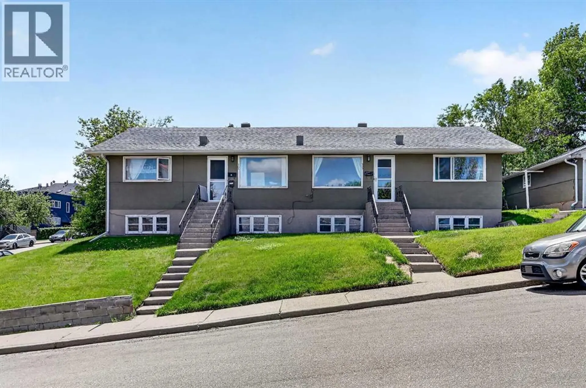 Property at 301 46 Avenue SW, Calgary, AB